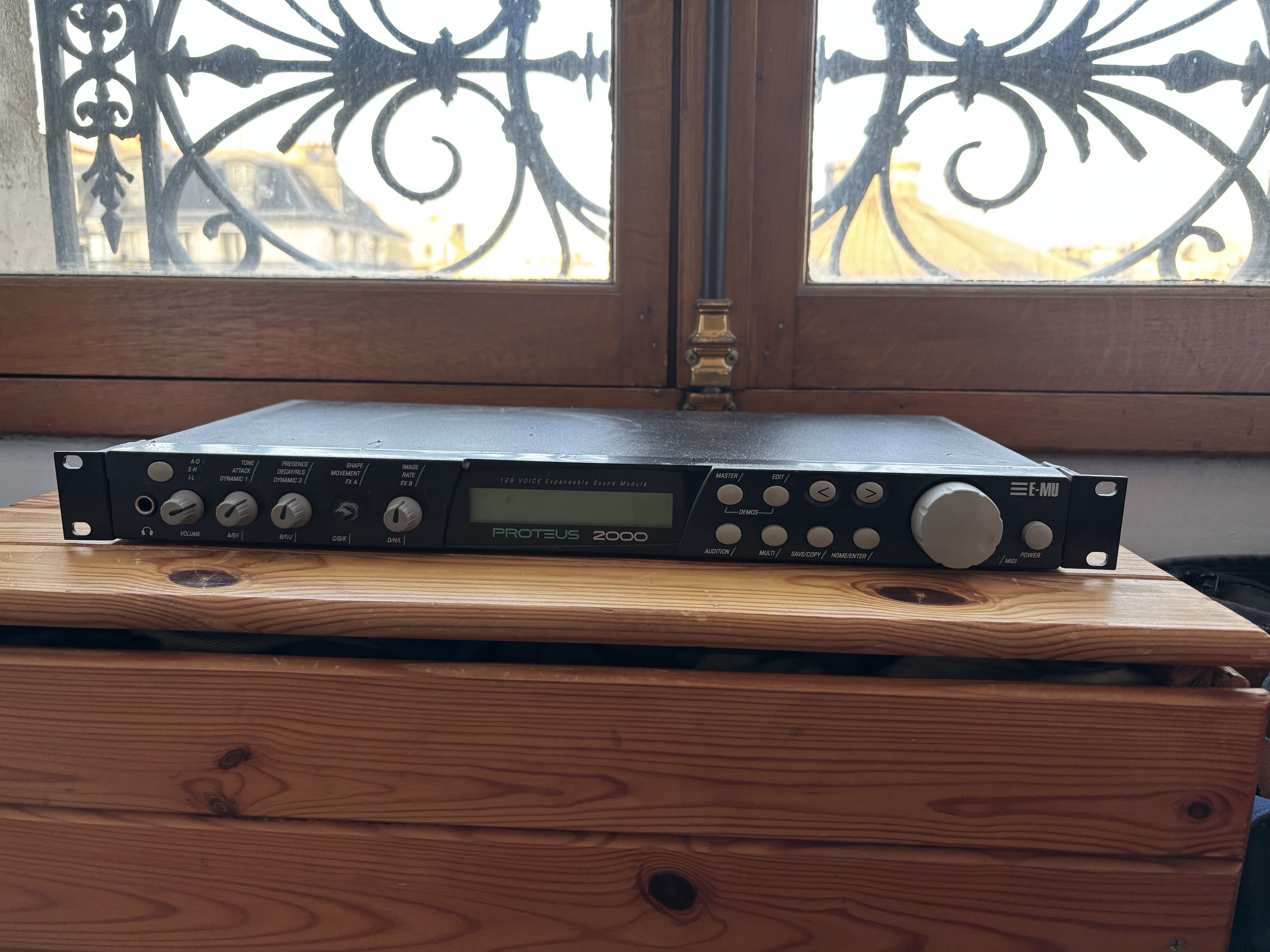 Vends Emu Proteus 2000 - Paris centre