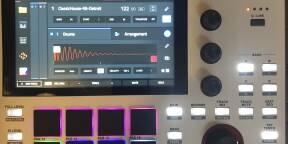 Vends Akai MPC ONE plus Etat neuf. (Rétro edition skin)