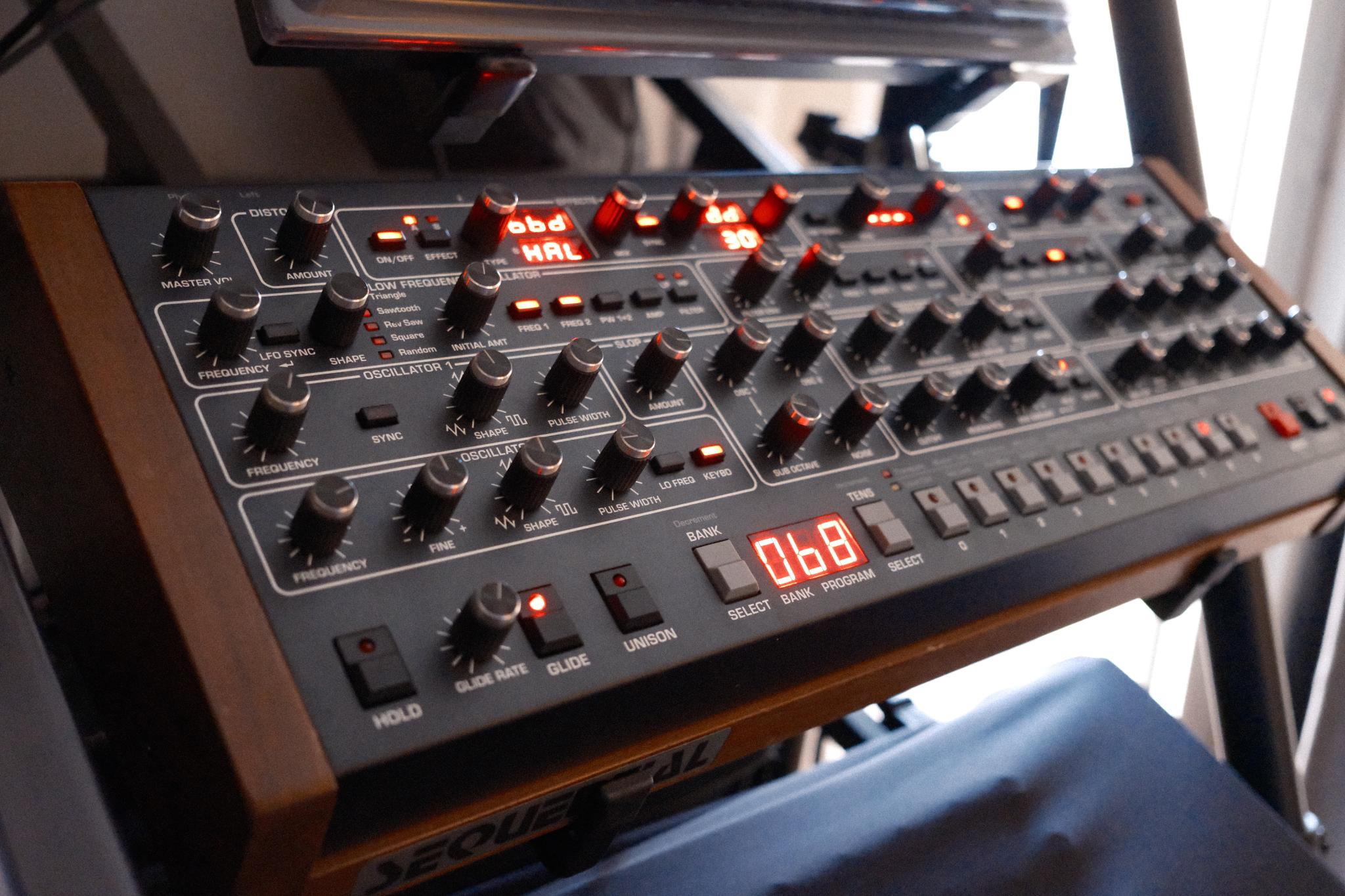 Sequential Prophet 6 Module + Decksaver