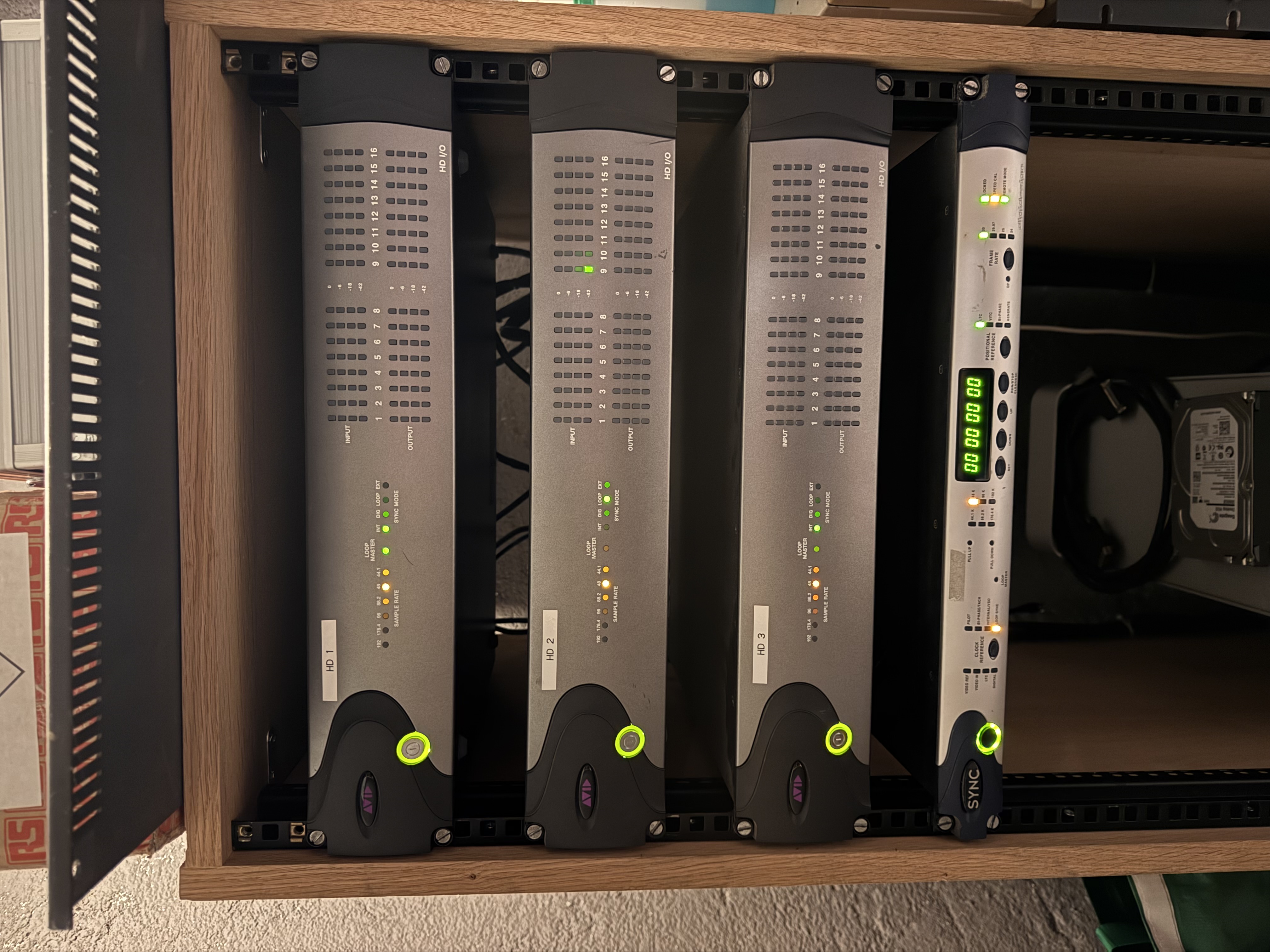 Protools HD avec 3 interface HD i/o 16x16 analog + SYNC + 1 card HD Accel +1 HD Core