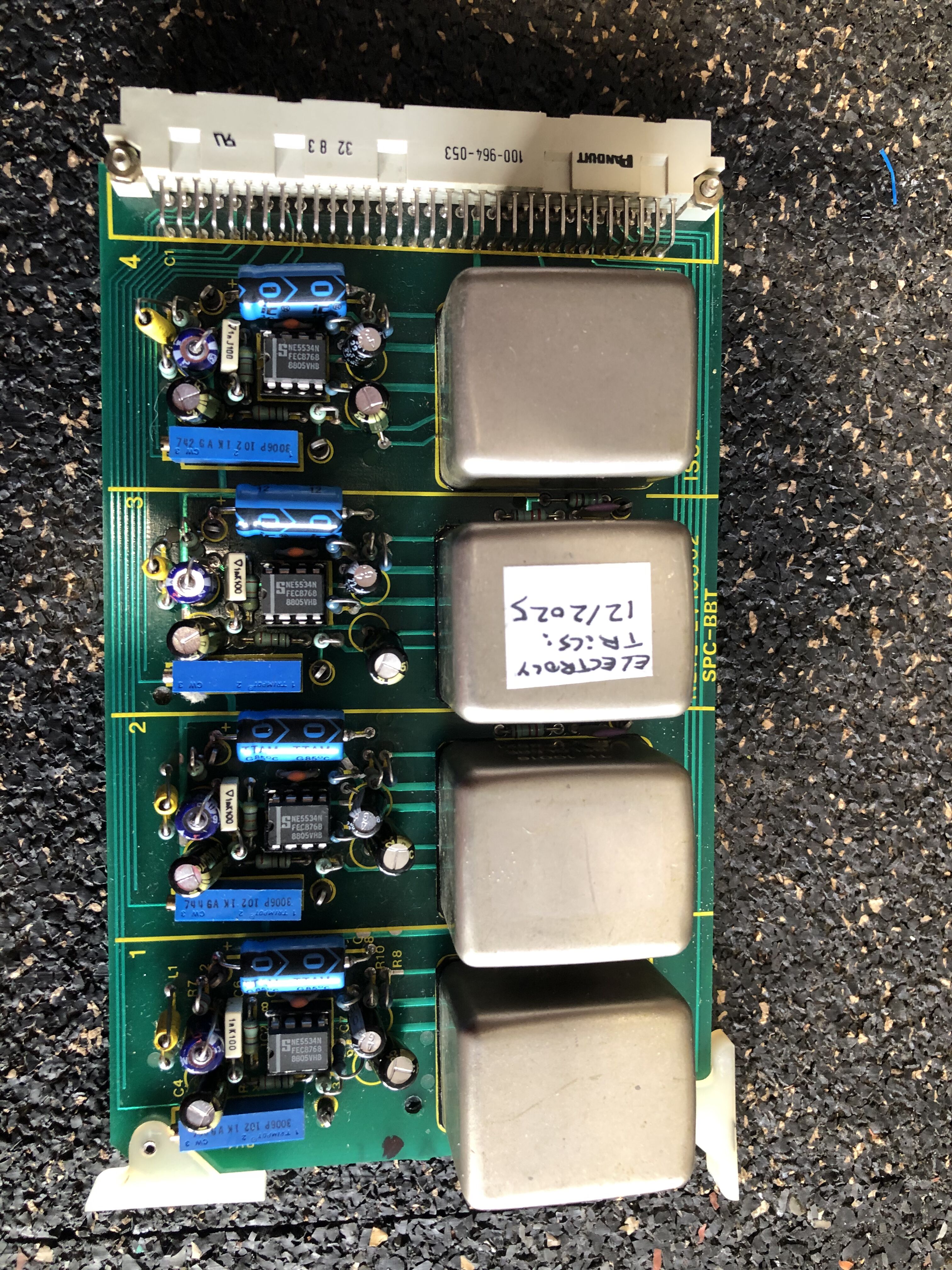 Neve carte 4 preamplis.