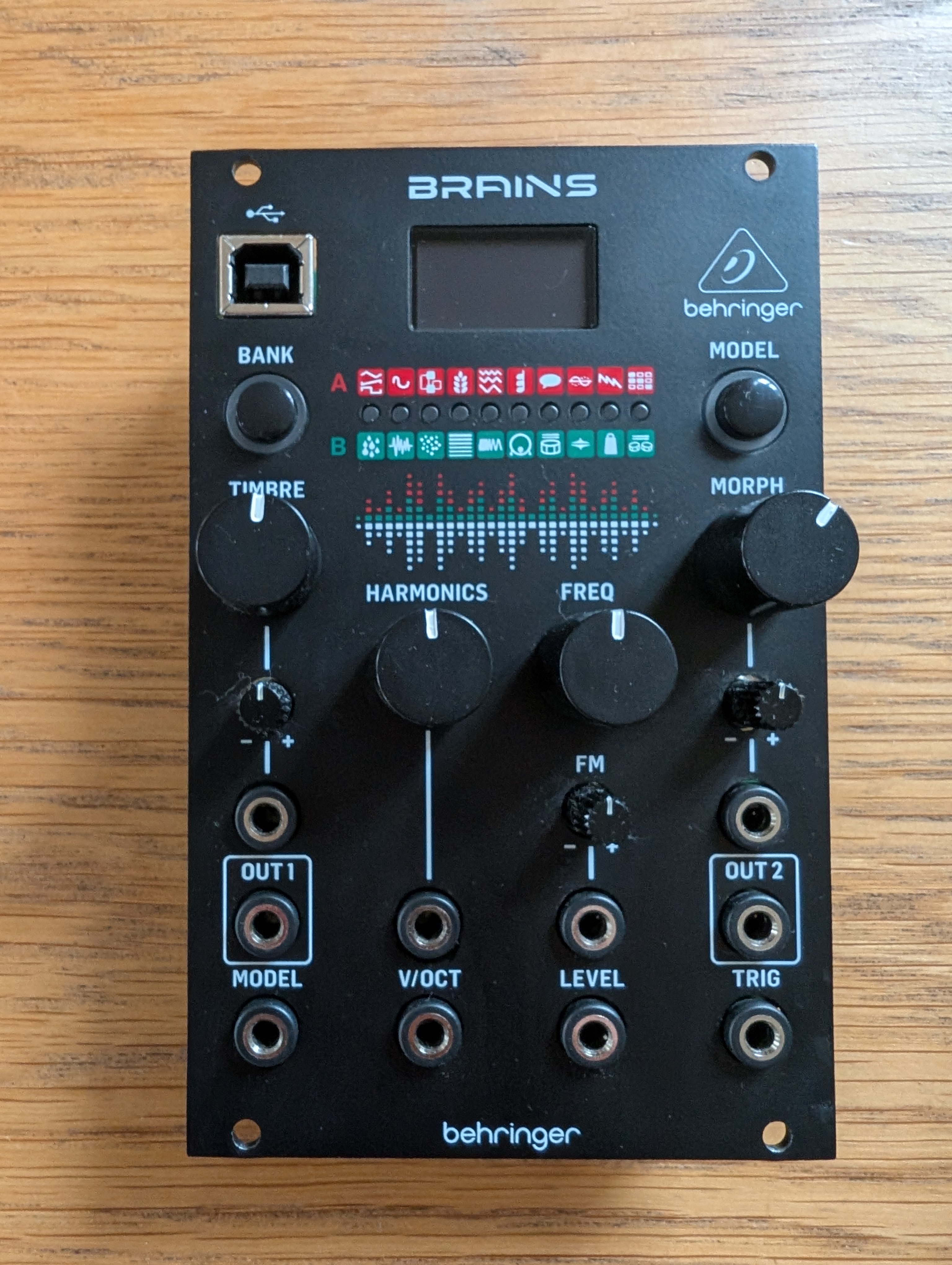 Behringer Brains avec knurlies & nappe
