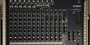 Vends table de mixage Yamaha MG166CX avec flight case