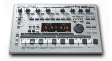 Roland MC-303 Roland MC-303