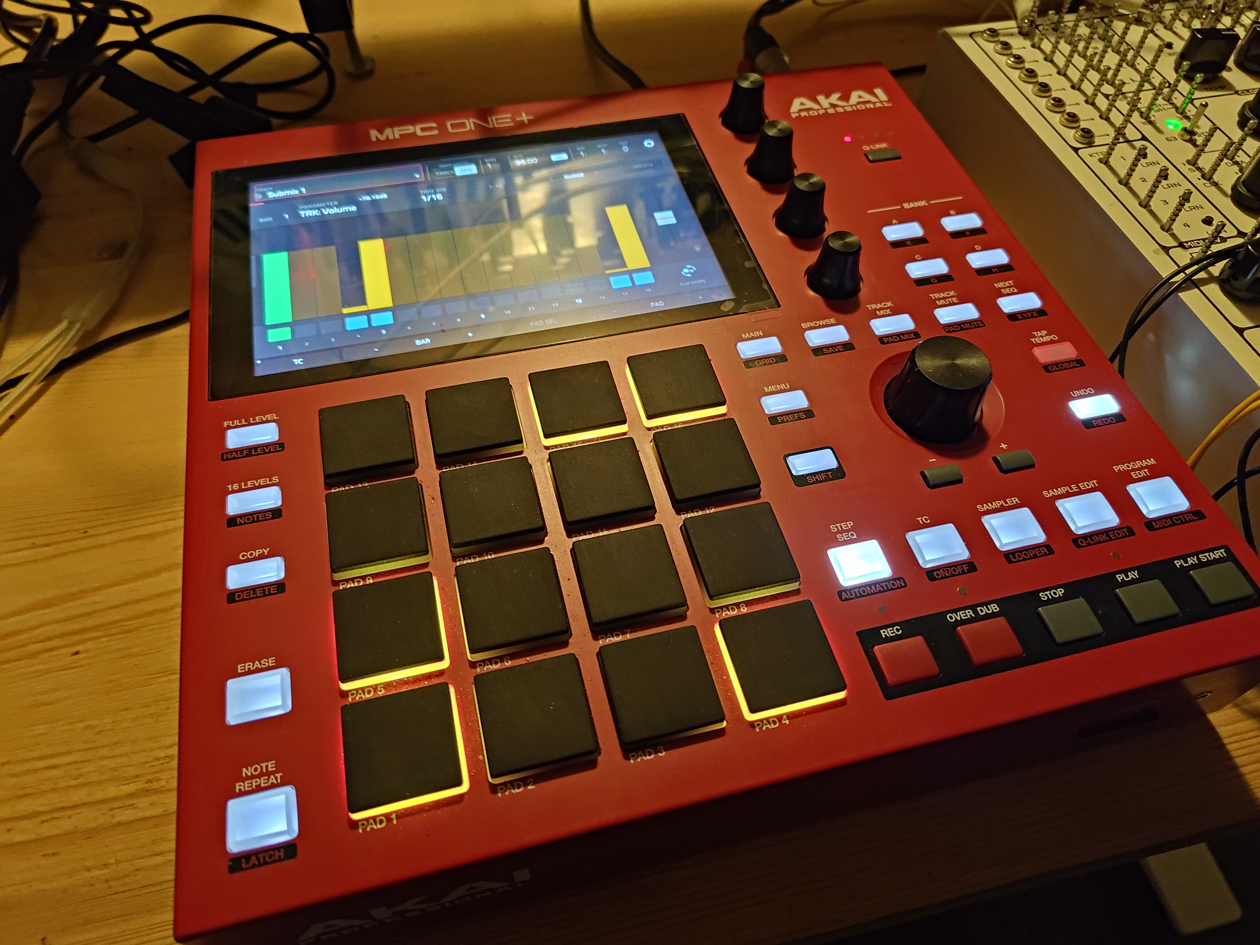MPC One+ 