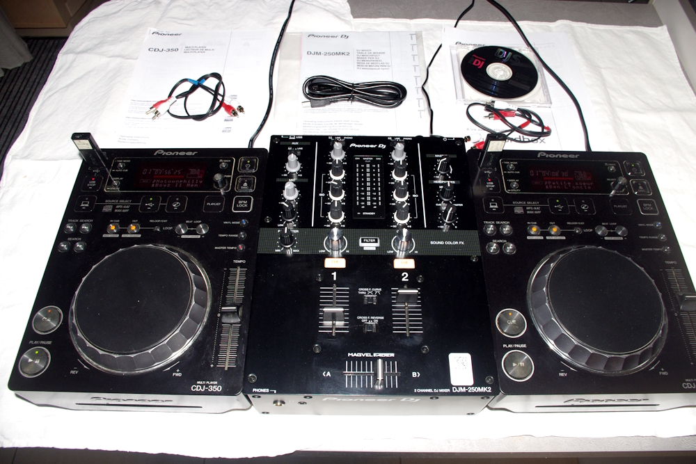 Vends set DJ PIONEER avec table de mixage DJM-250MK2 et 2 platines CDJ-350