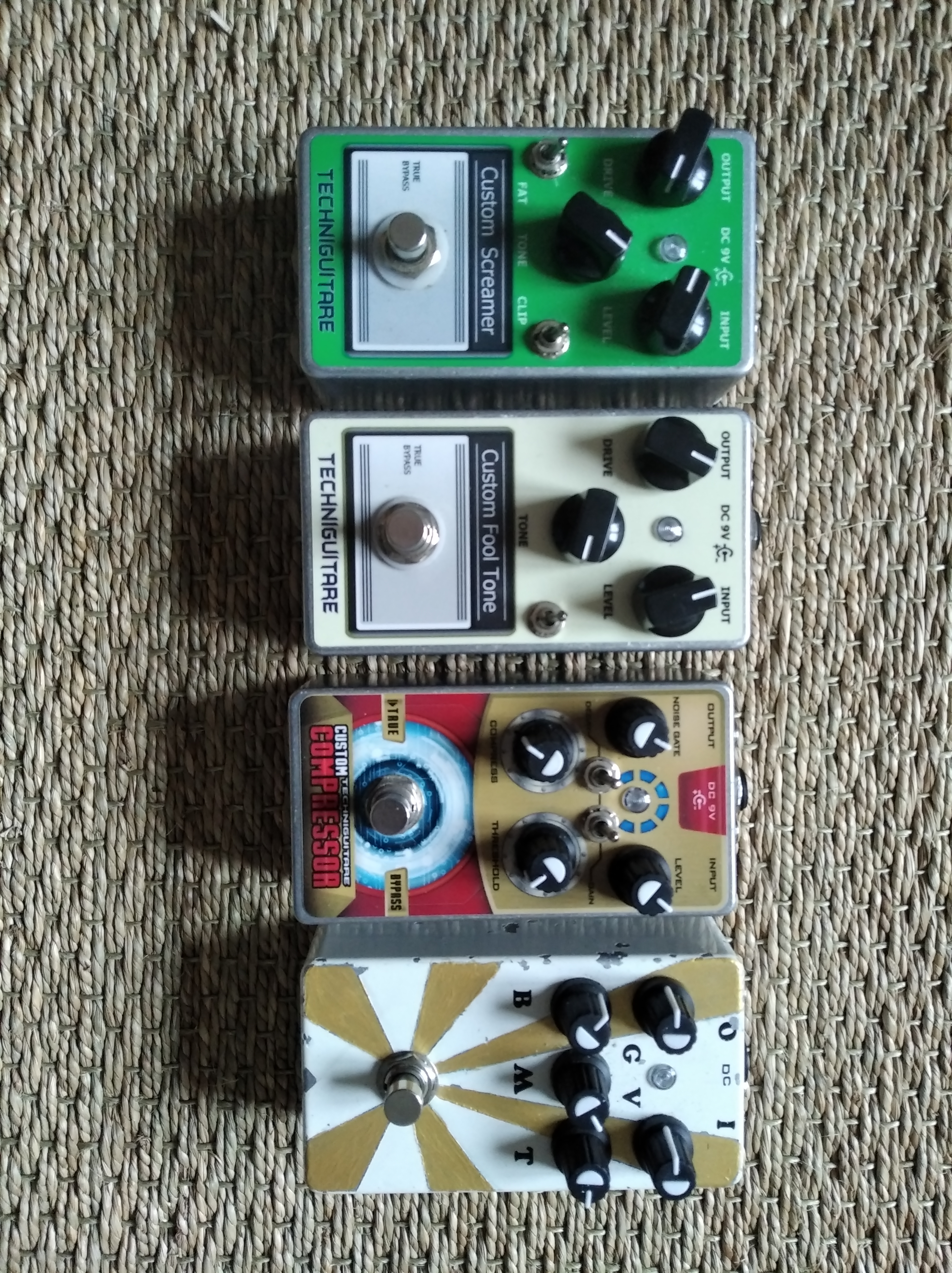 Lot de 4 pédales d’effet TECHNIGUITARE : Overdrive, Distorsion, Compresseur