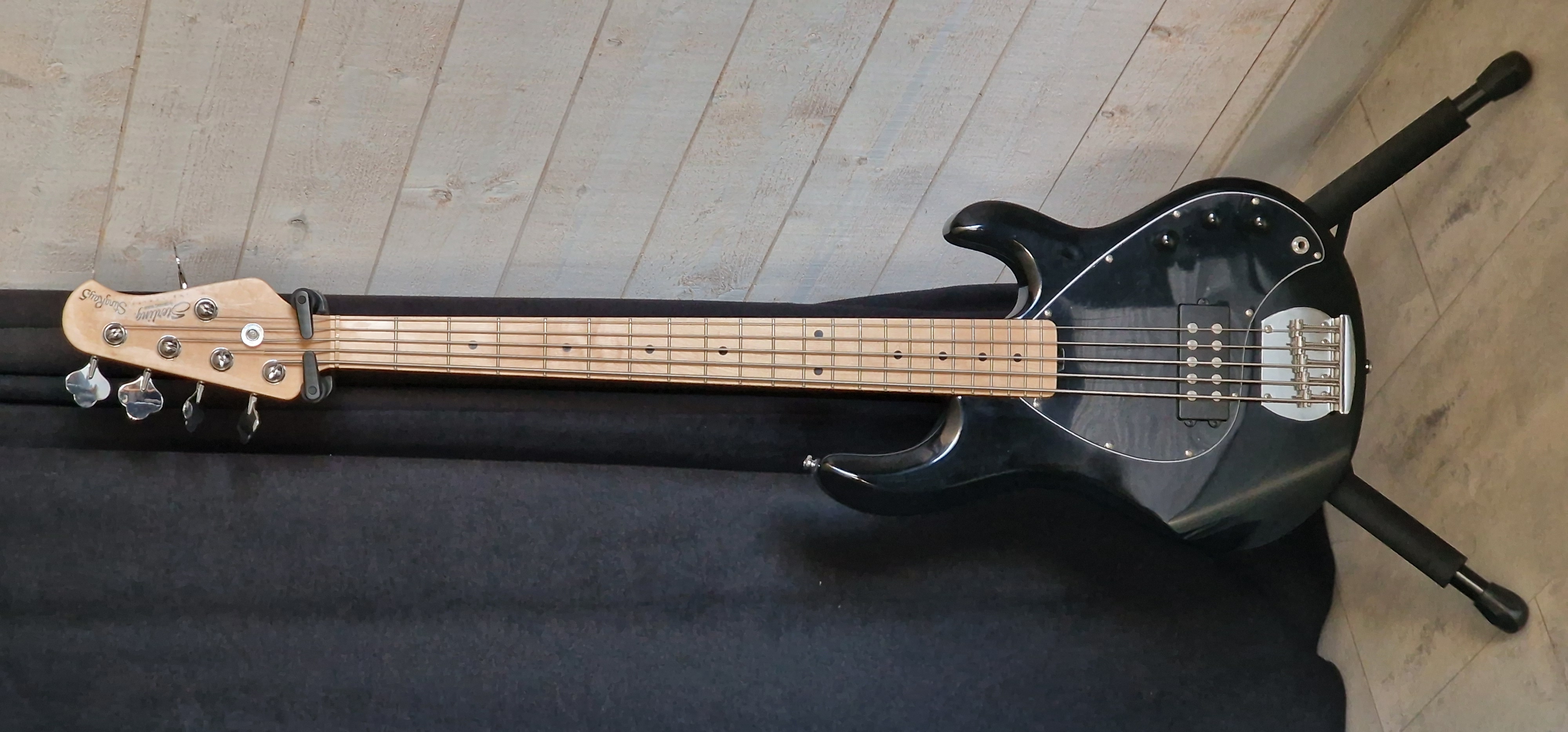 Vends basse Music man 5 cordes