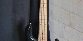 Vends basse Music man 5 cordes
