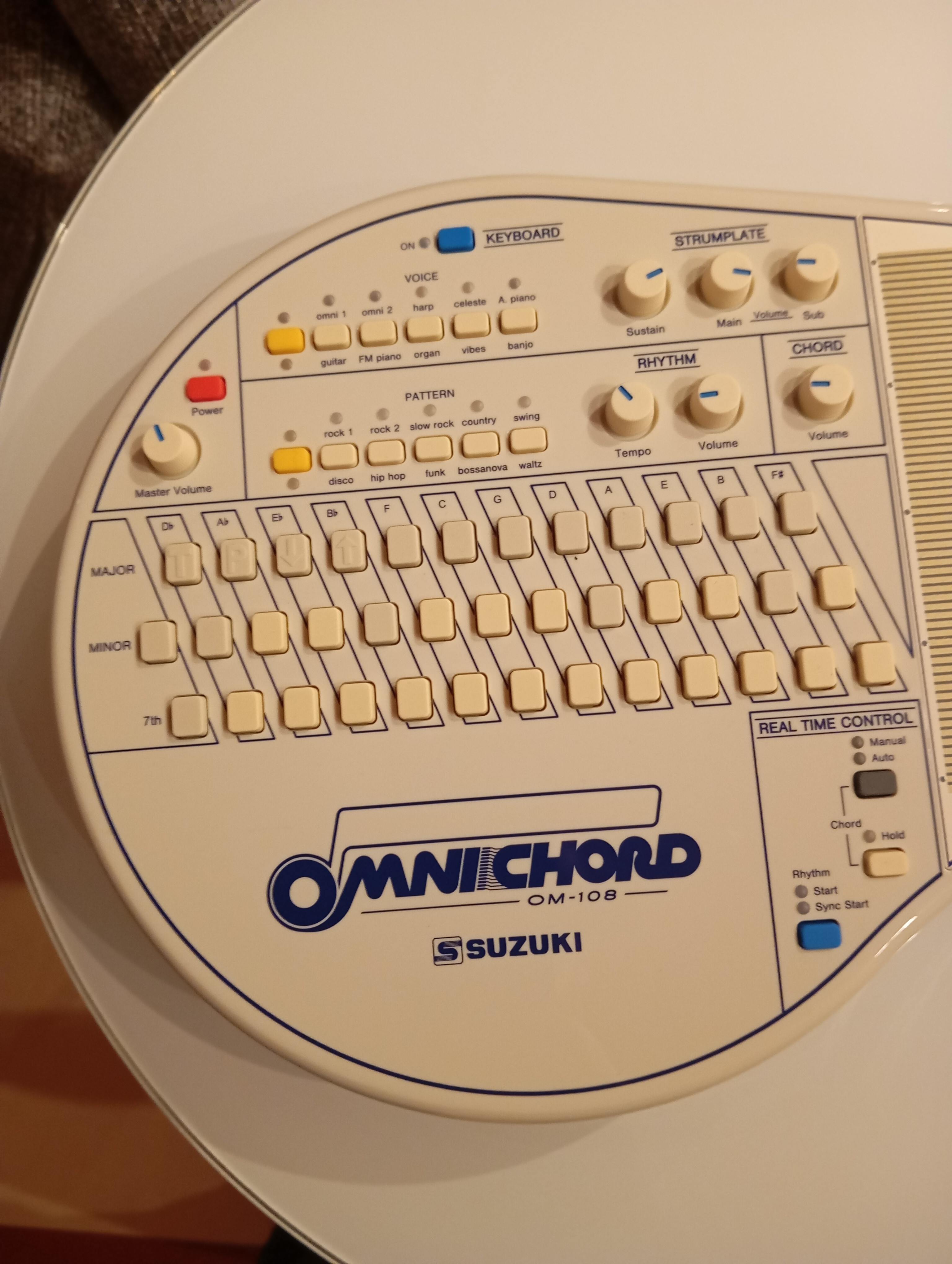 Suzuki Omnichord OM-108