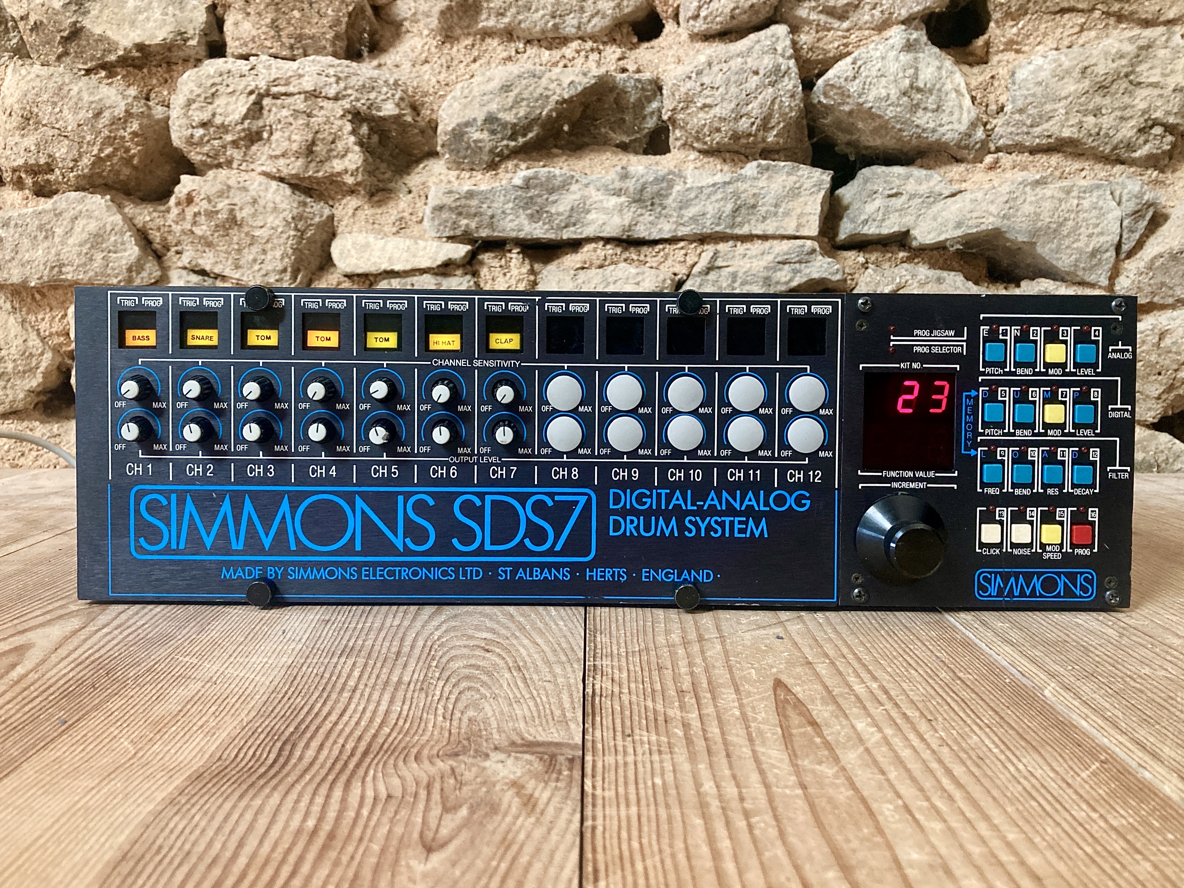 Simmons SDS7 révisé 