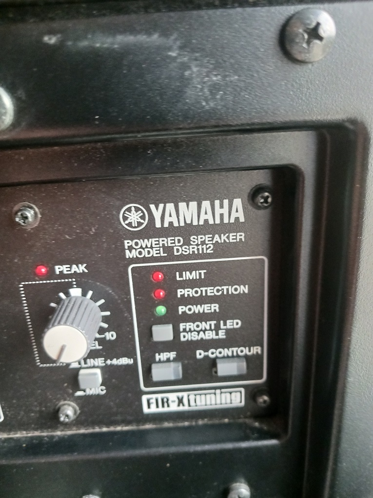 Vends Enceinte amplifiée Yamaha Model DSR112
