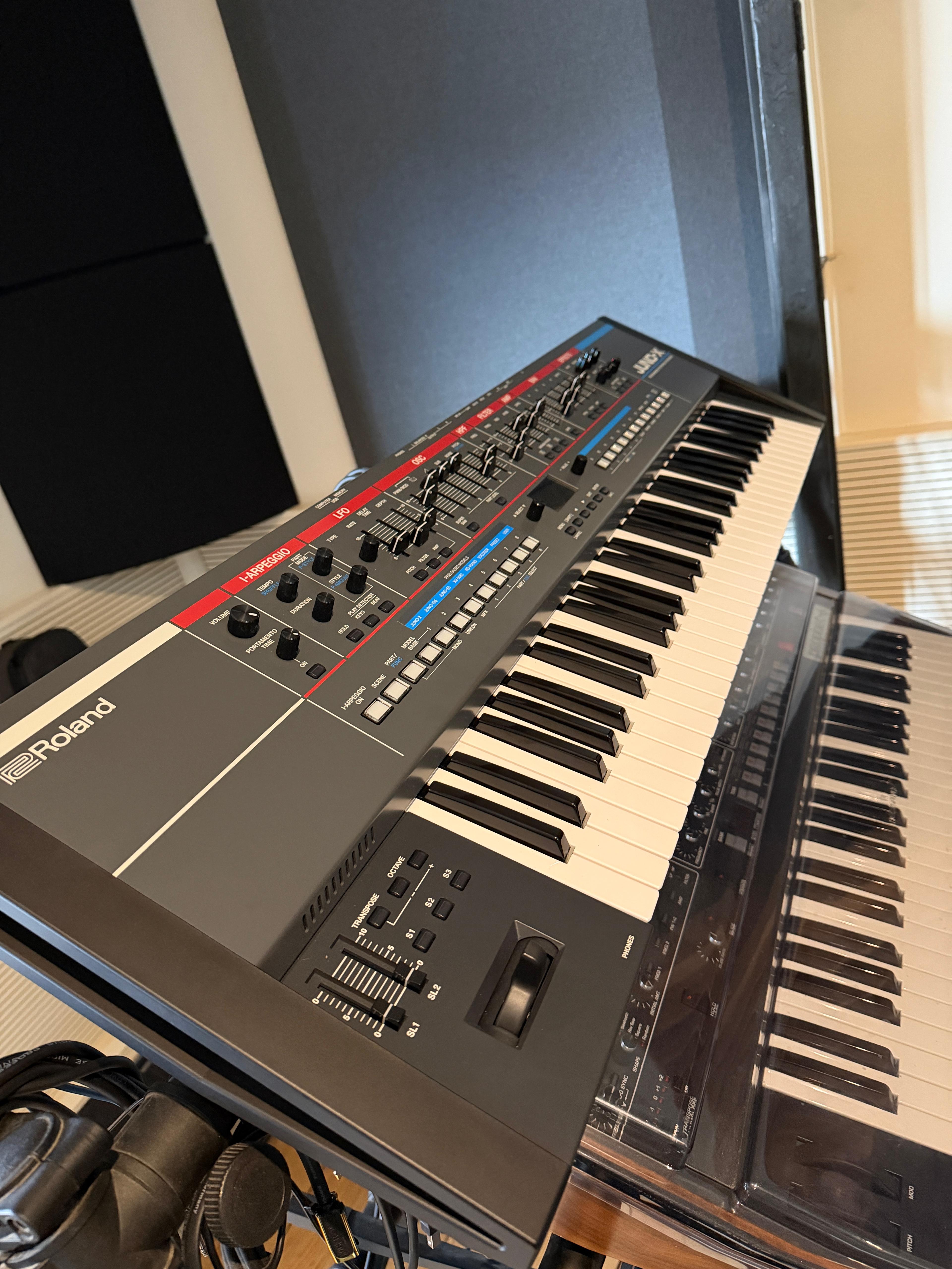 vend JUNO x état neuf  avec carton et manuel d origine plus 1 deskcover  