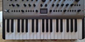 vends synthé modal carbon8 37