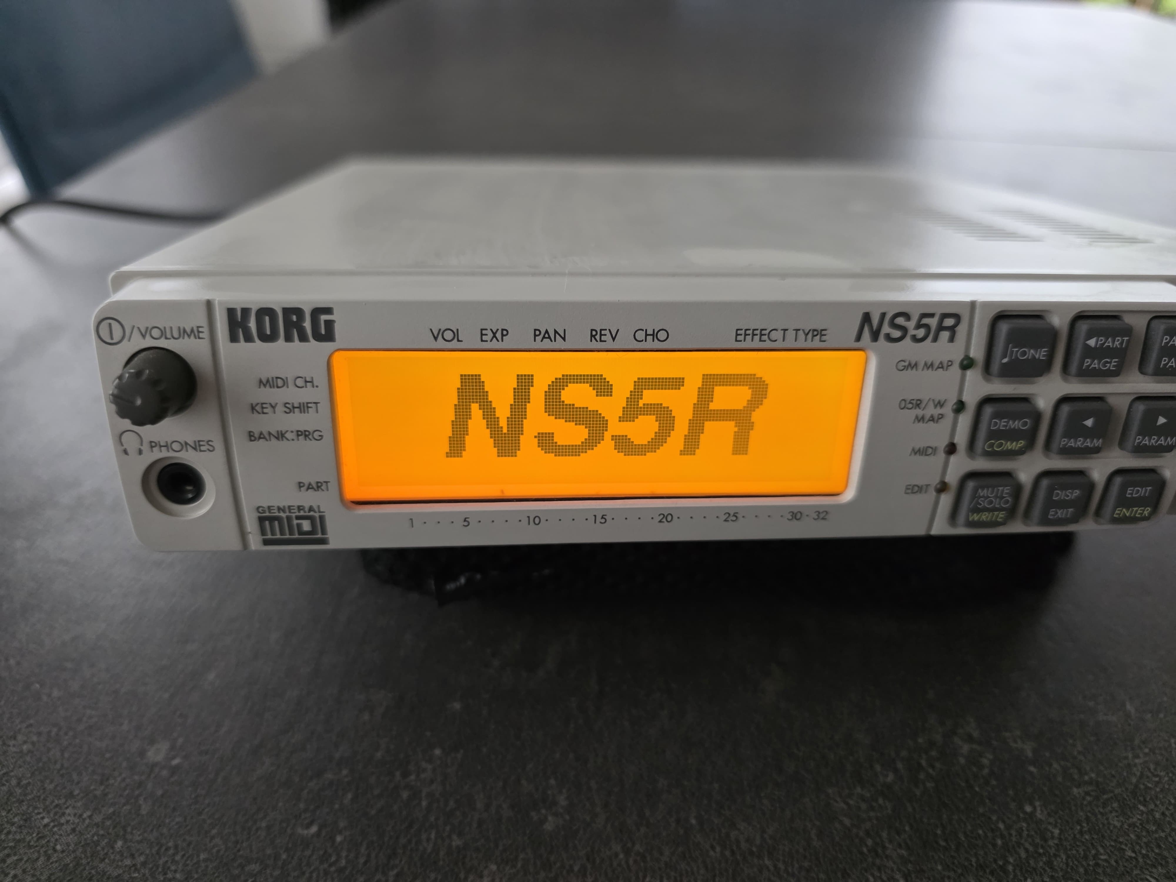 Expander Korg NS5R - État neuf
