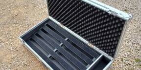 Vends pedalboard Pedaltrain 80x40cm avec flightcase