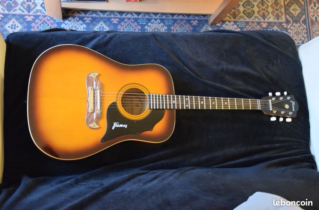 Guitar de collection Framus Texan 1965