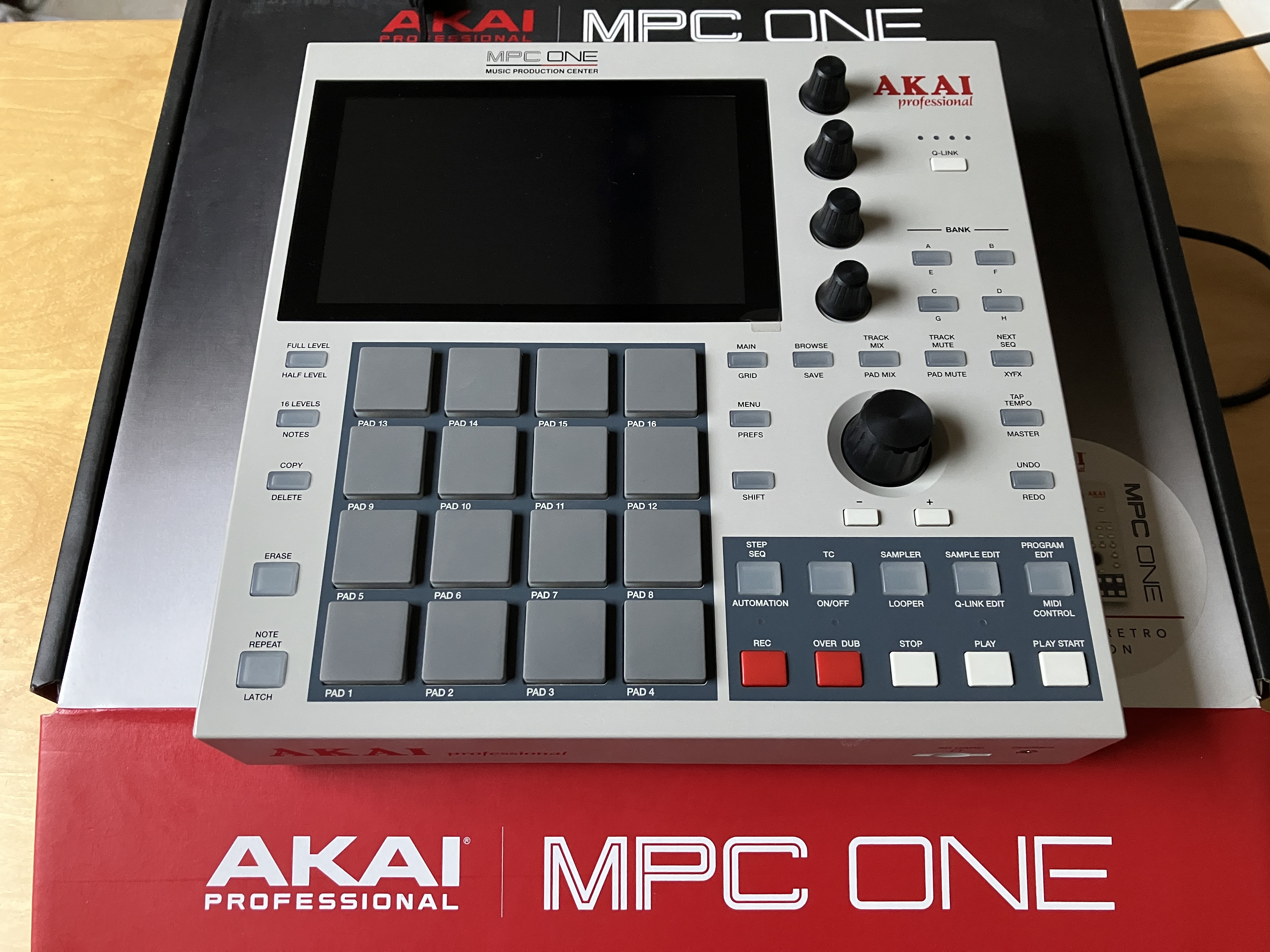 MPC ONE Retro edition