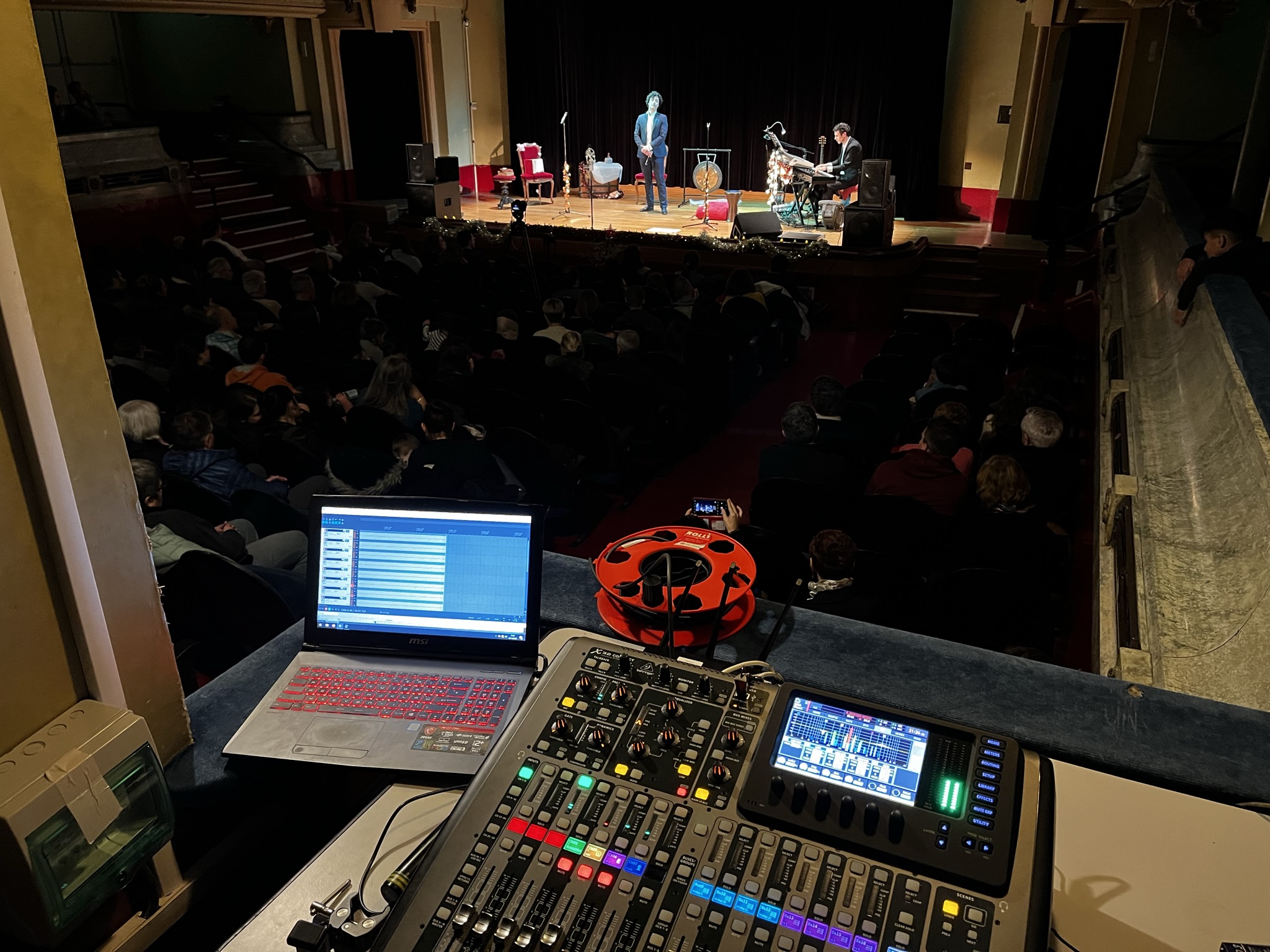 Behringer X32 Compact + S16 + Flight case + Rack – Très bon état