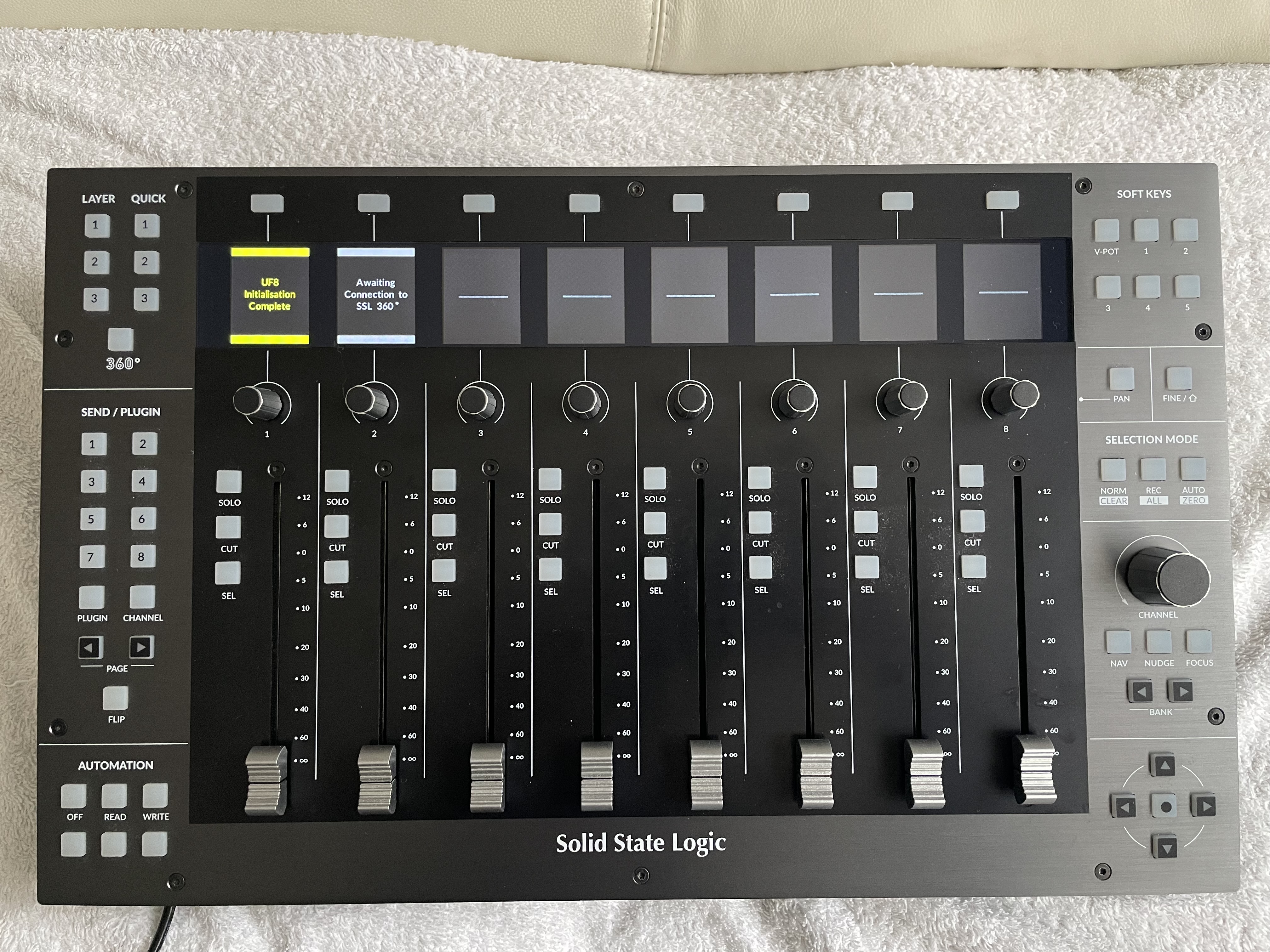 Surface de contrôle, SSL UF8