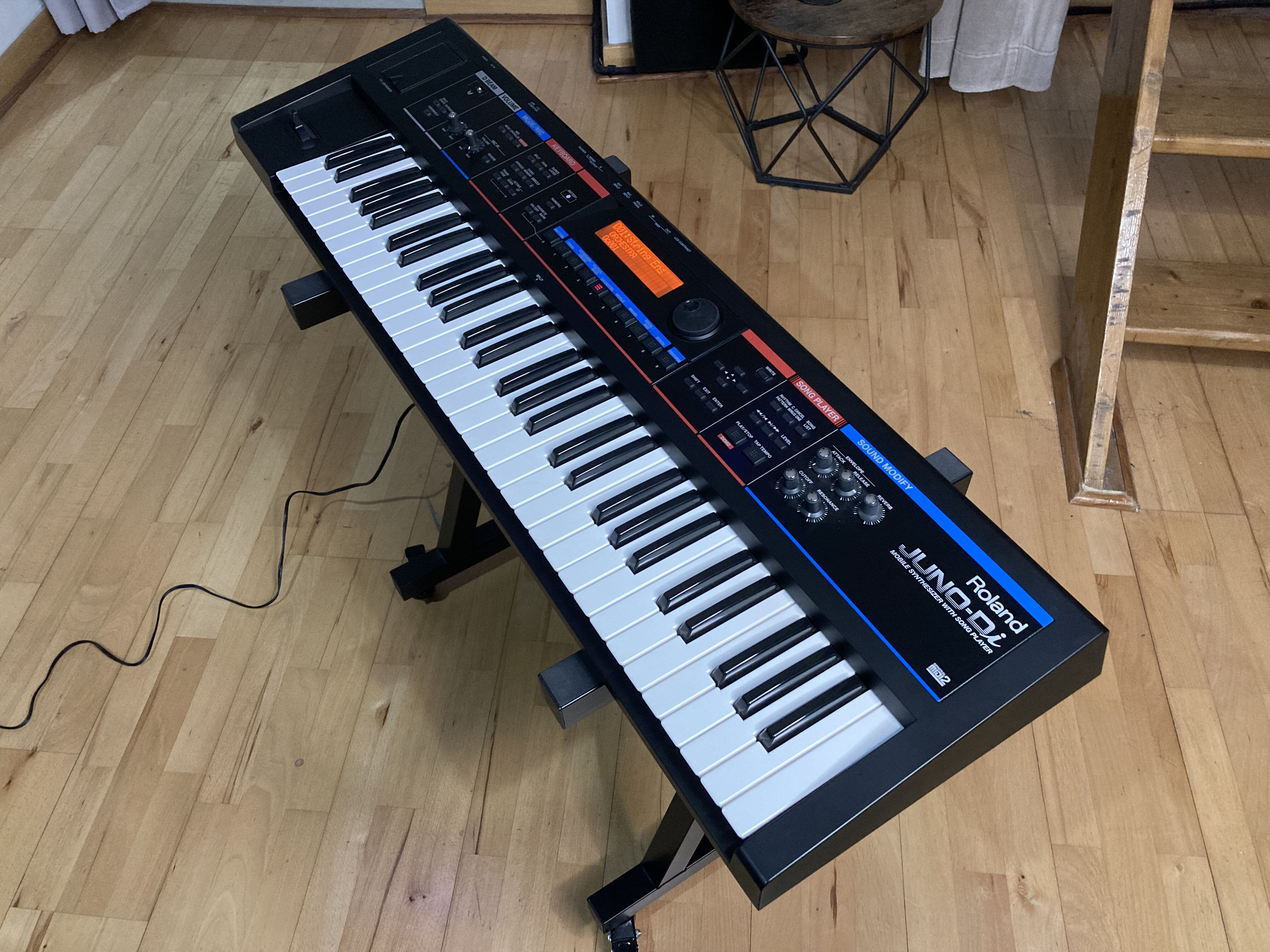 Roland Juno‑DI – Excellent état + housse