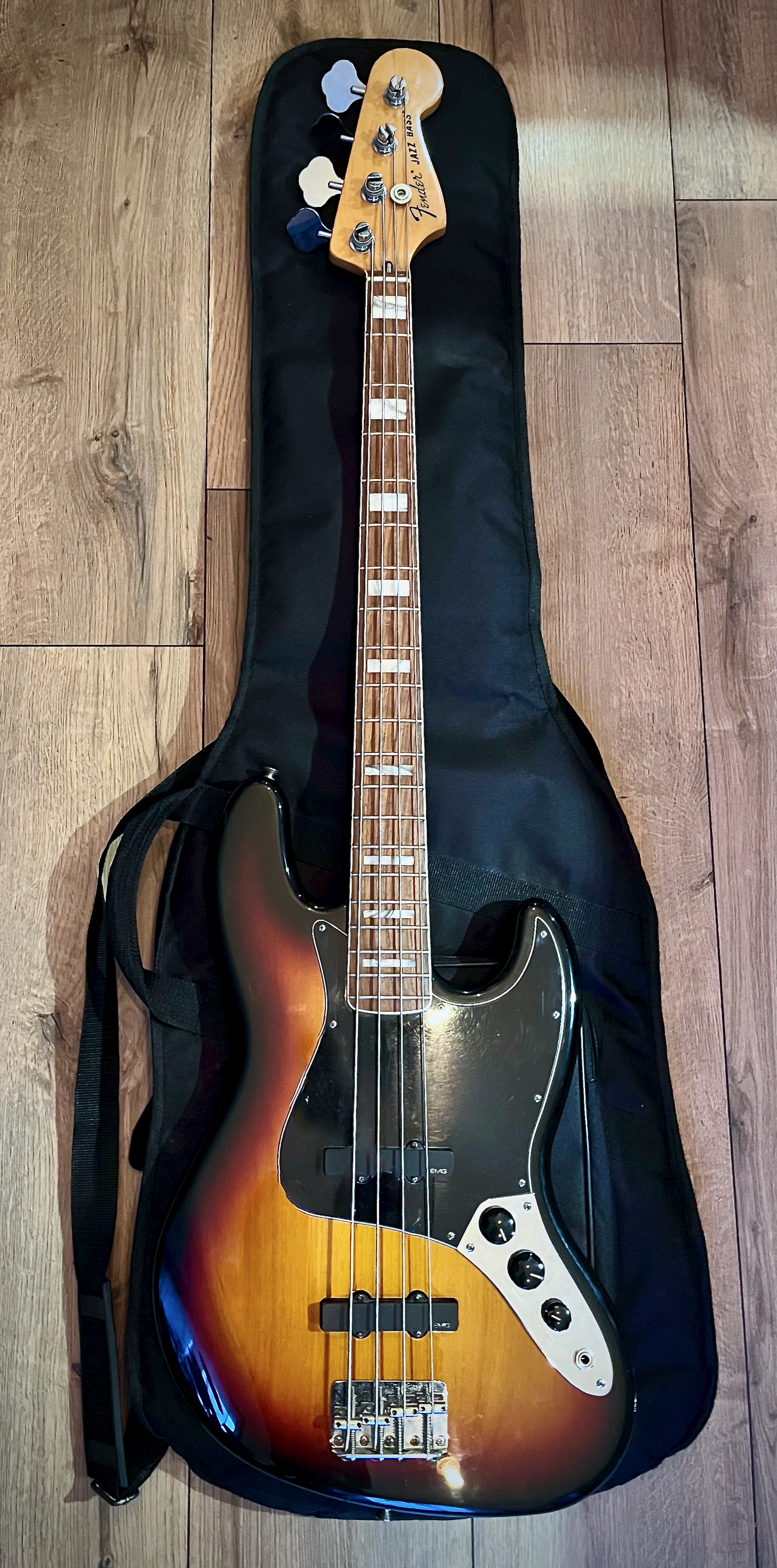 Fender Jazz Bass Standard équipée EMG 2009