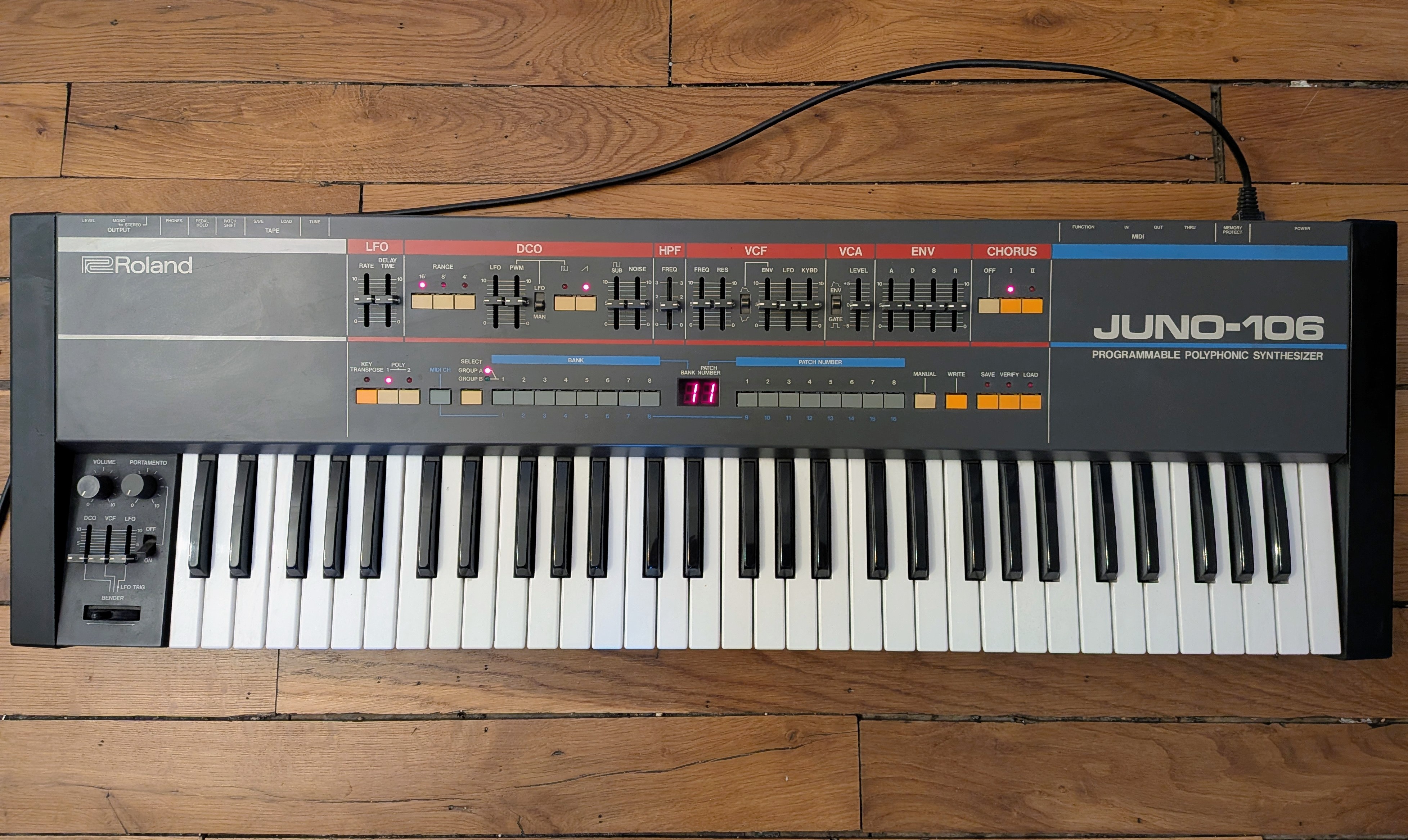 Roland Juno 106