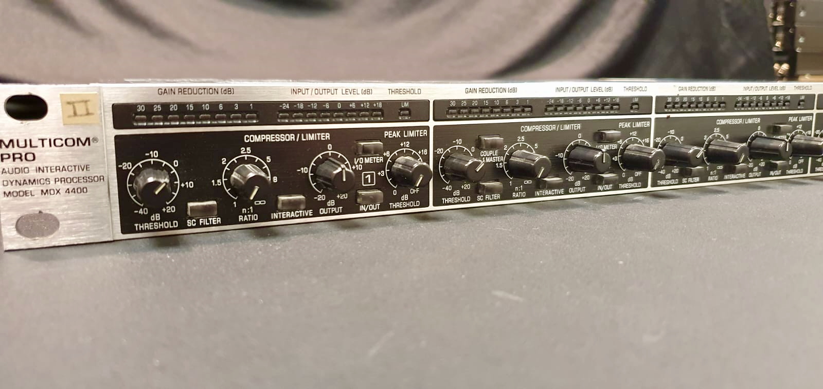 Behringer Multicom Pro MDX4400