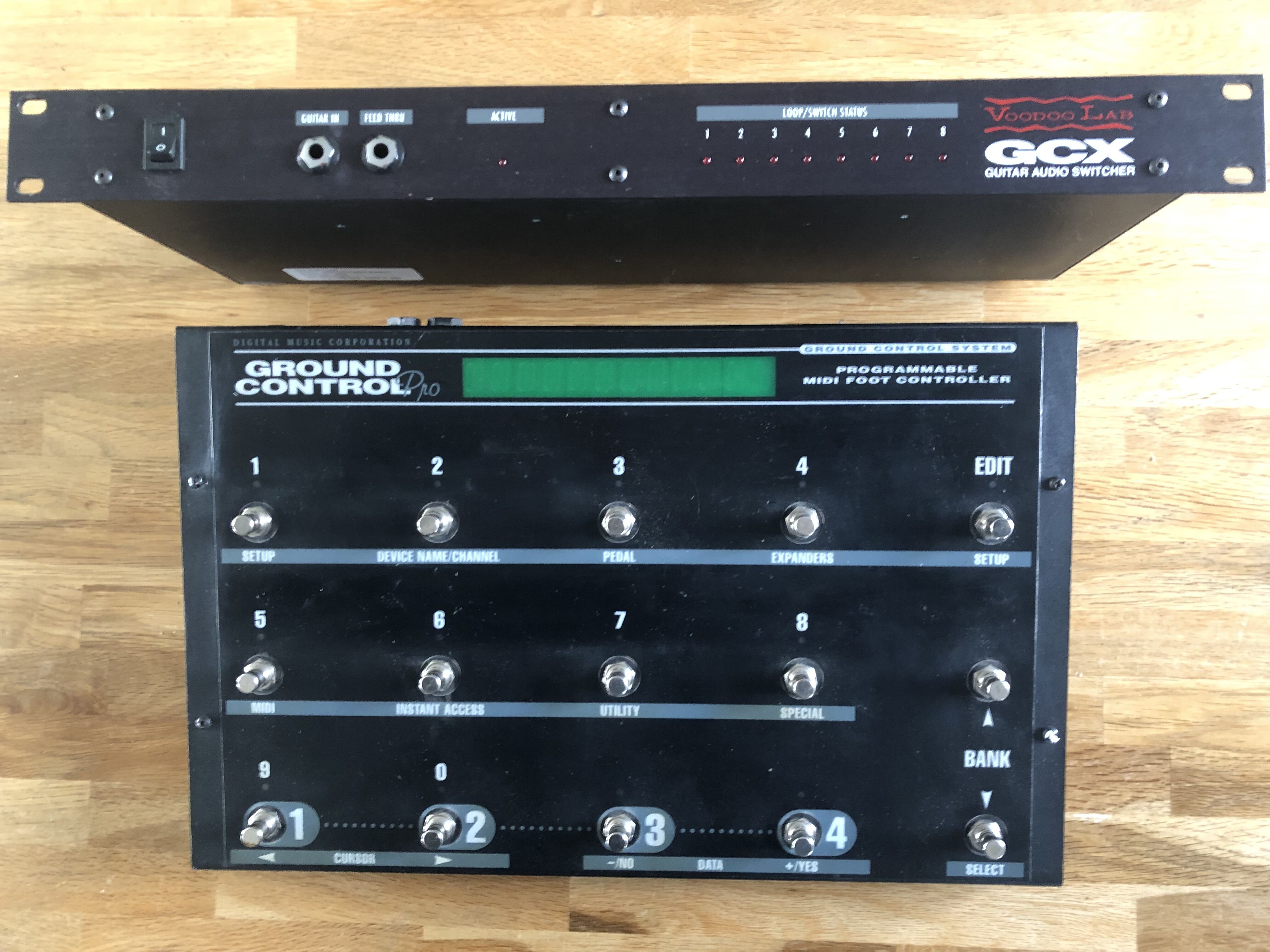 Vends Voodoo Lab Ground Controler Pro + GCX Audio Switcher