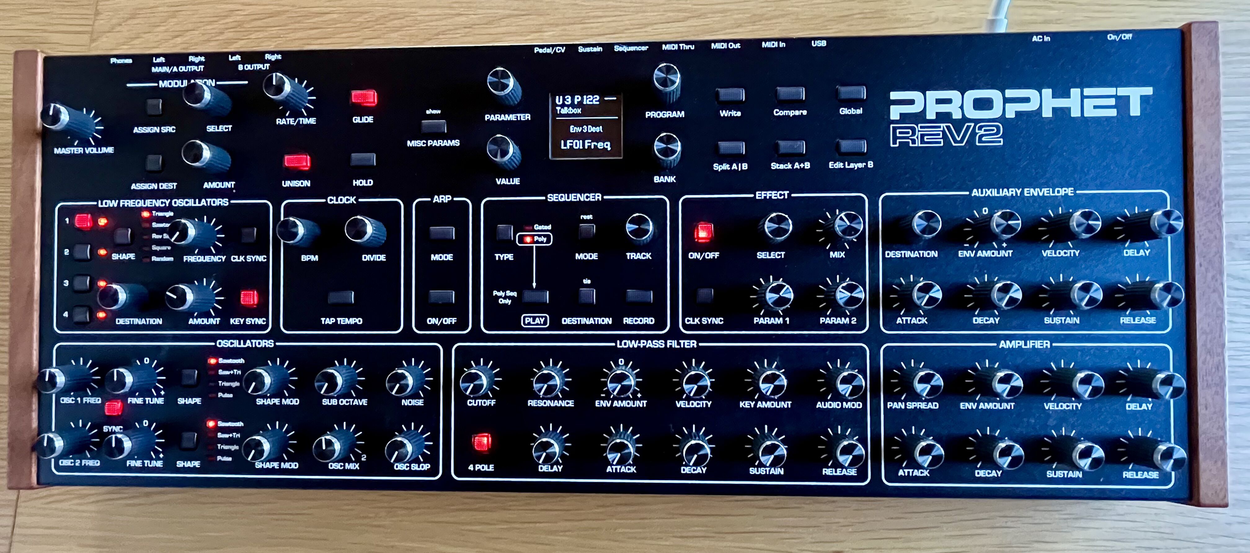 Vends Prophet Rev2 Desktop 