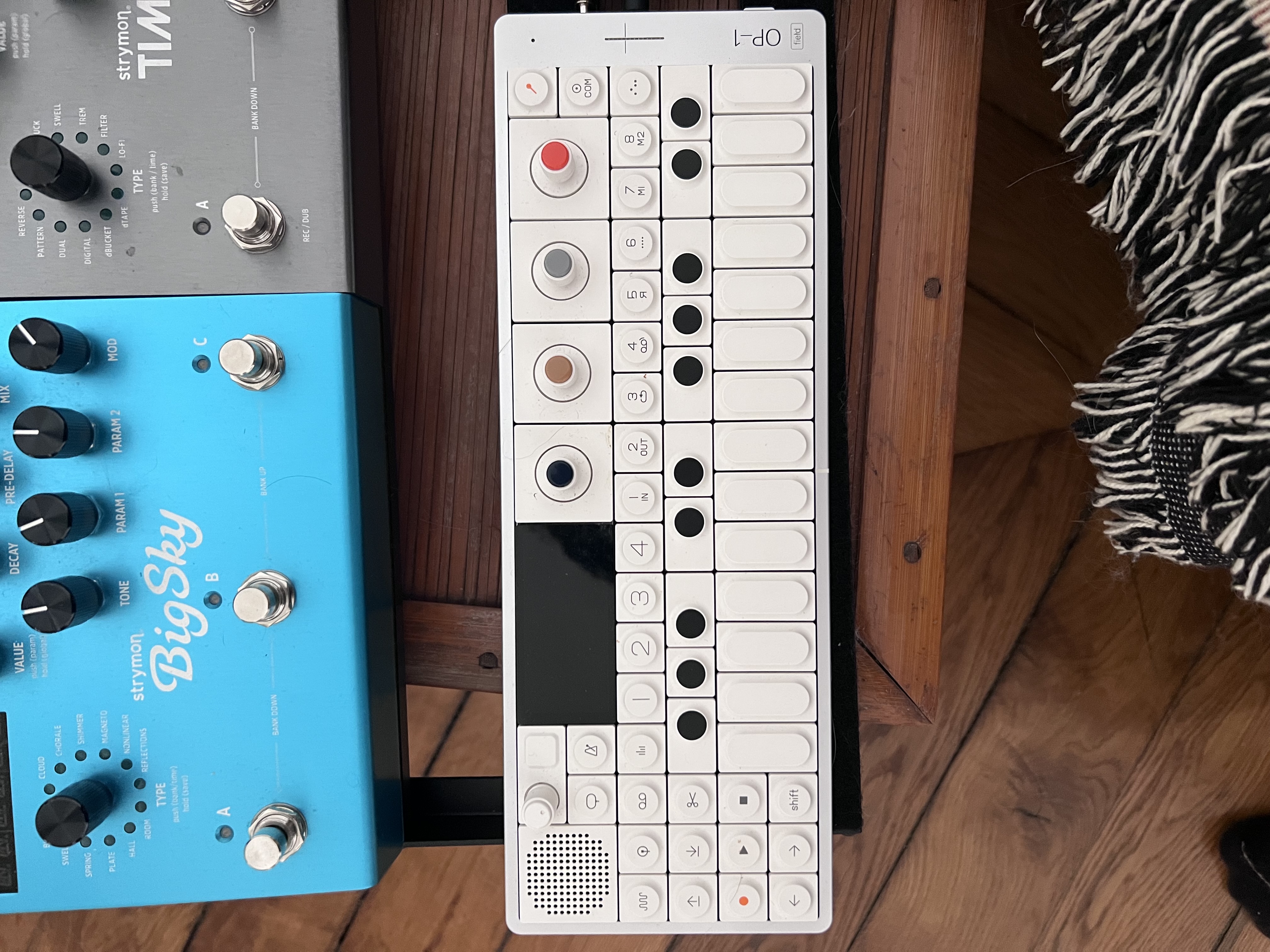 Vends op-1 field