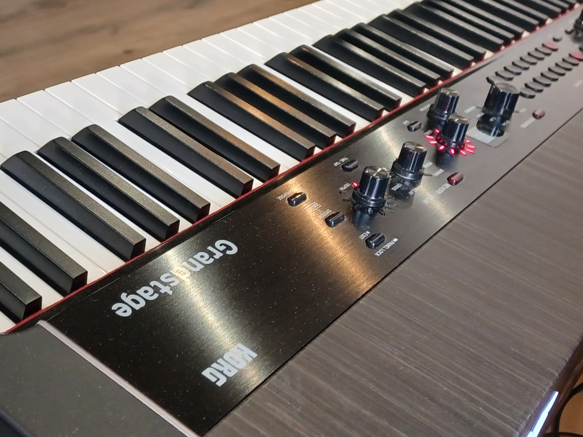 Piano de scène Grandstage 73