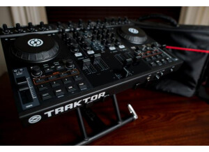 Native Instruments Traktor Kontrol S4 (37892)