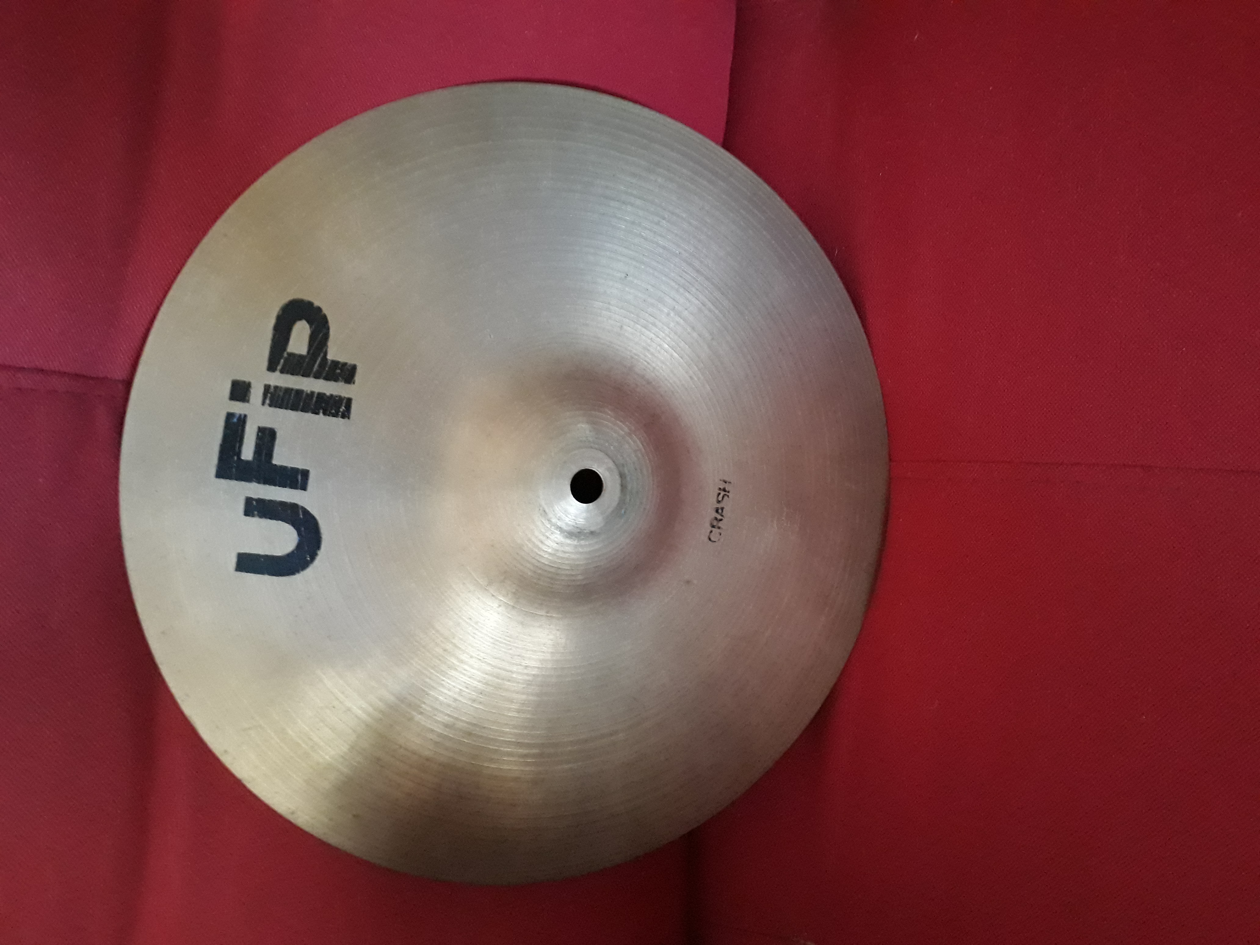 A vendre Cymbale Crash UFIP 30 cm