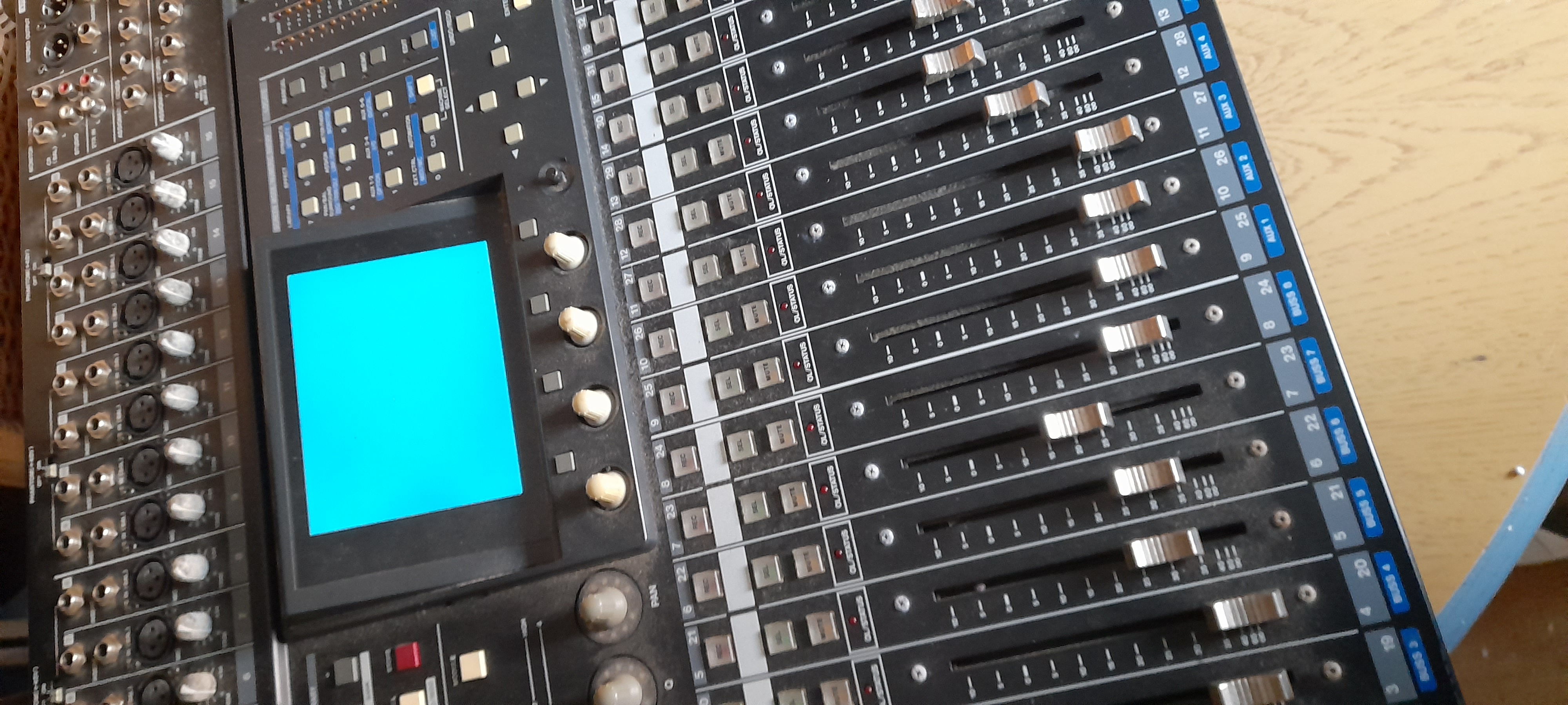 Console Tascam dm24 â réparer