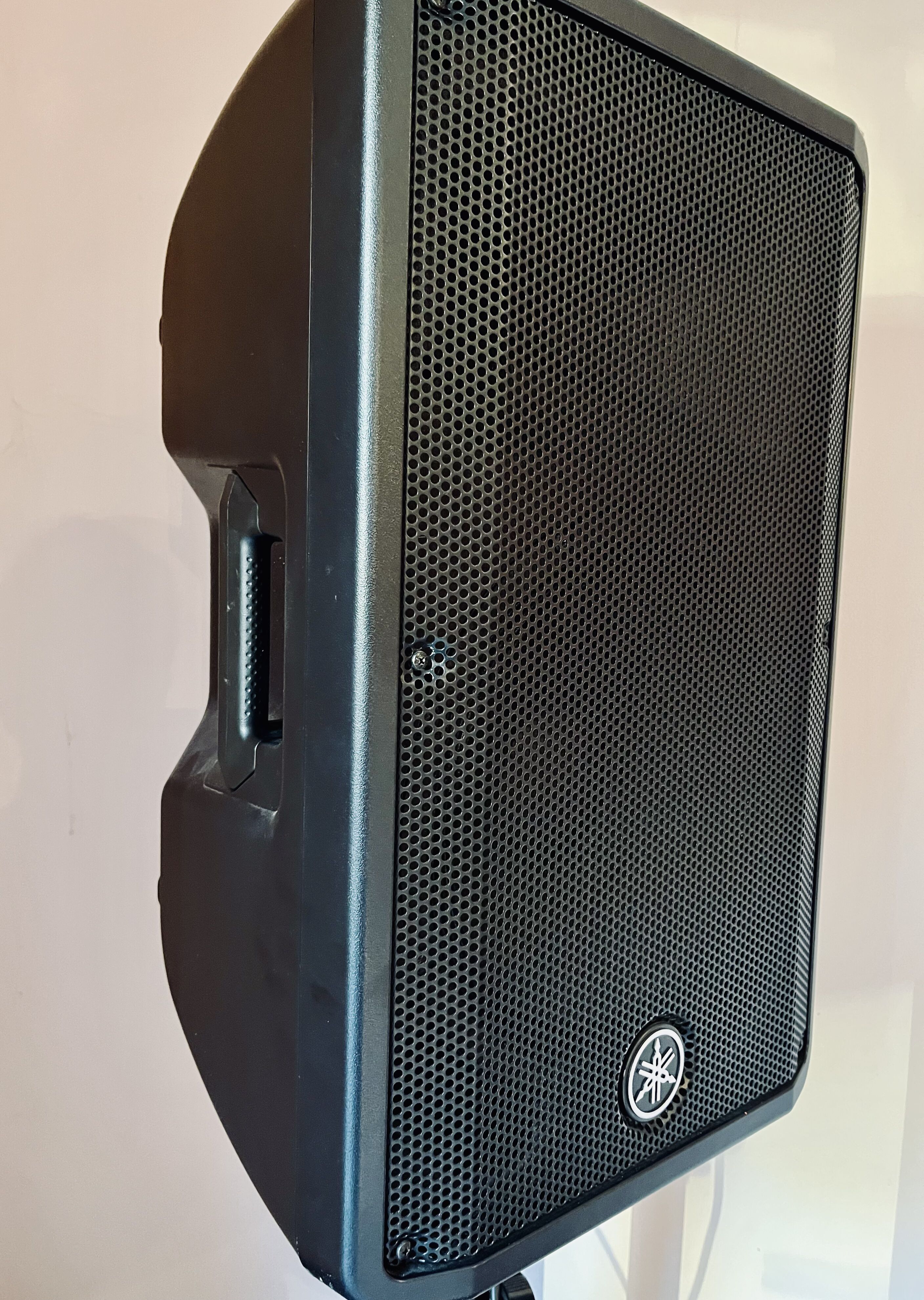 VENDS 2 ENCEINTES YAMAHA DBR 12 AVEC HOUSSES