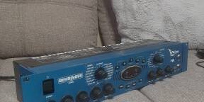 Behringer Vamp bleu