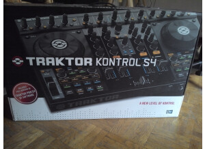 Native Instruments Traktor Kontrol S4 (86857)