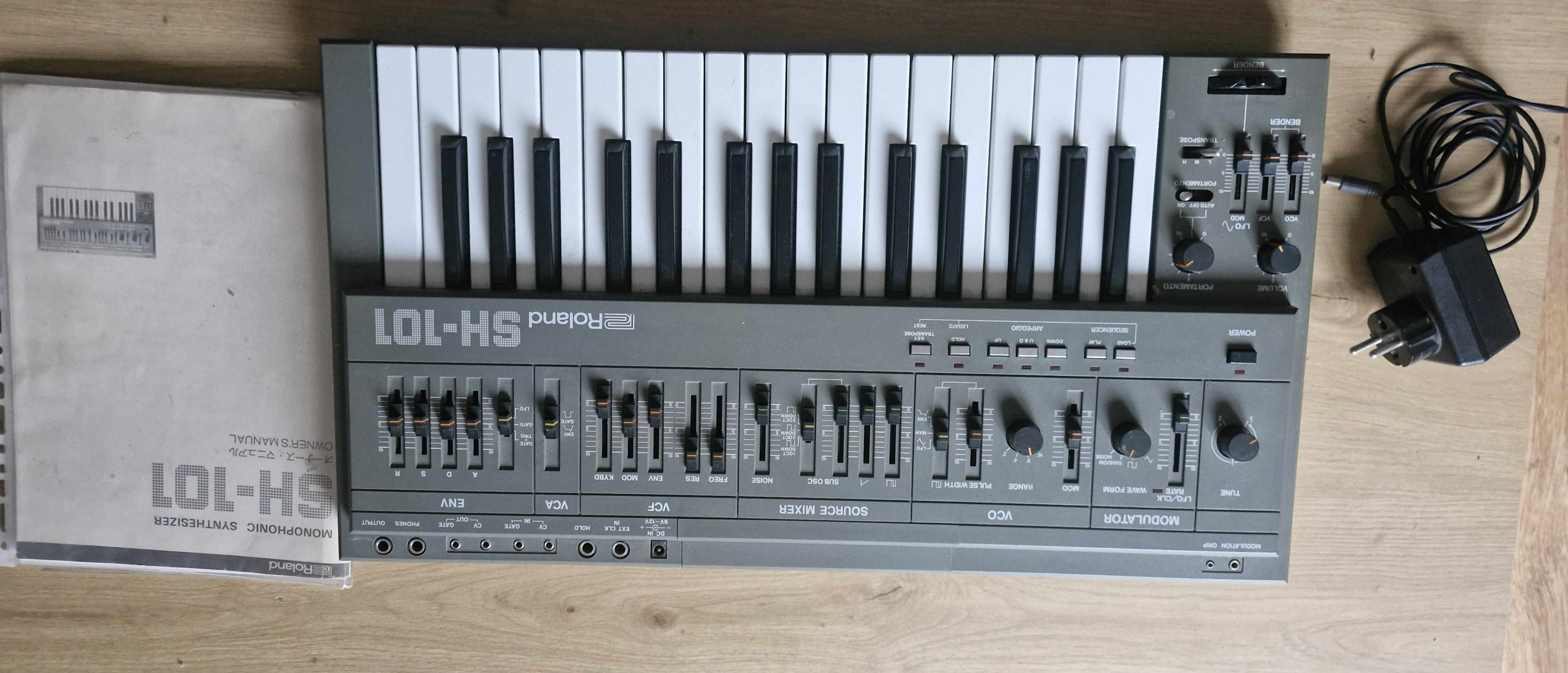 Vends Roland SH-101 d'origine