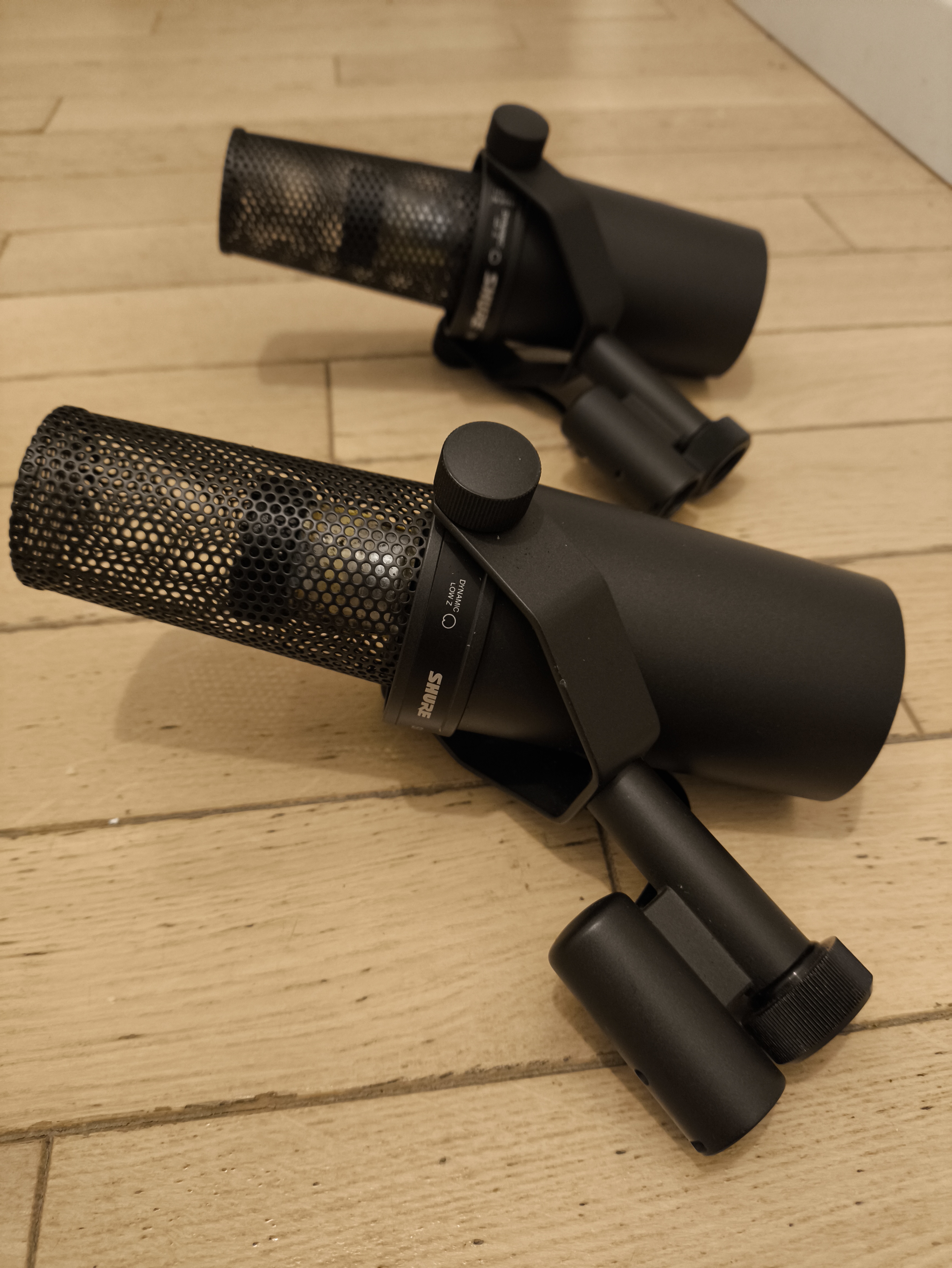 Shure SM7B (2 micros disponibles) 