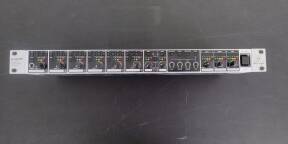 Mixeur multi-zones Behringer ZMX8210 v2