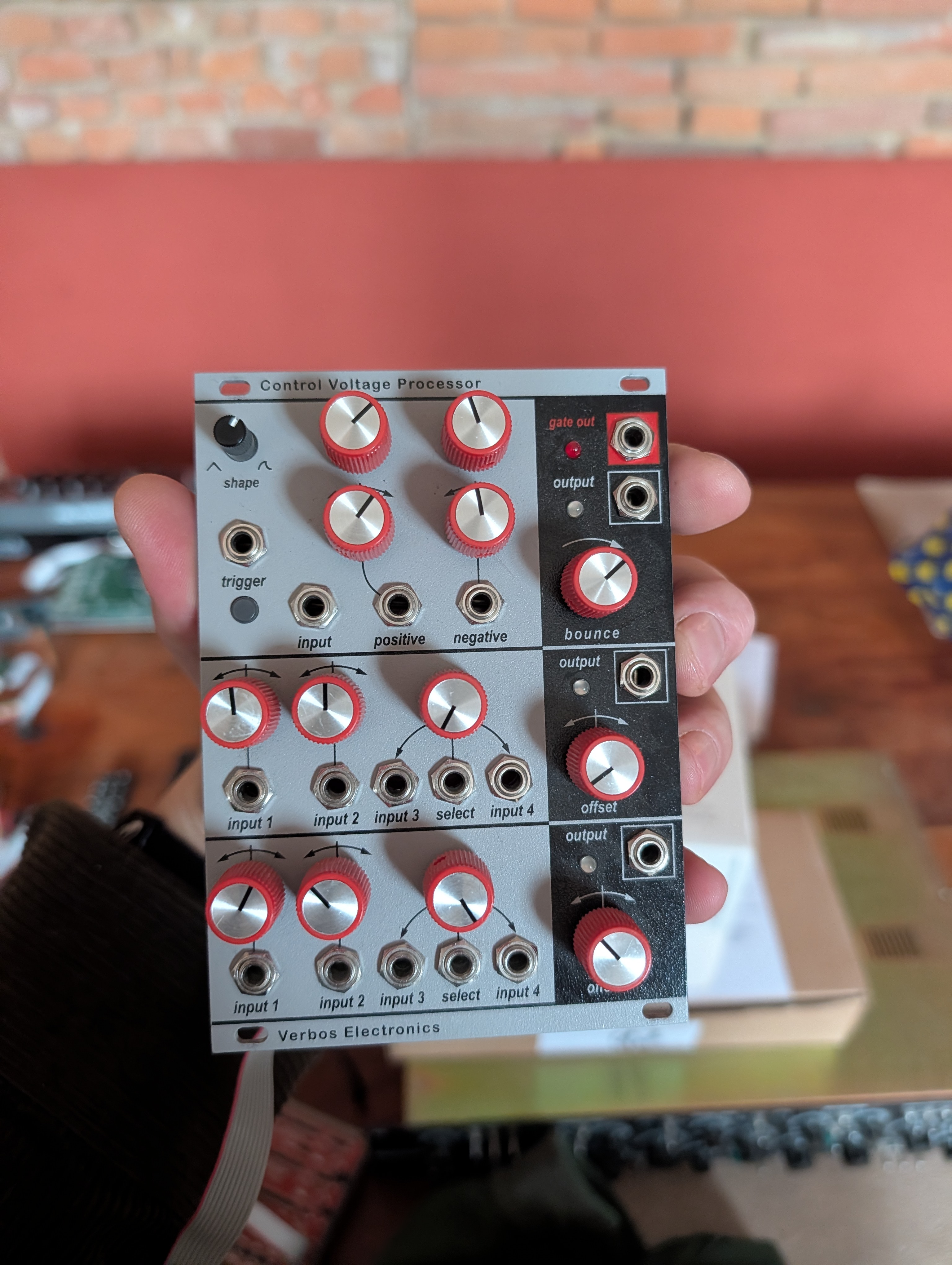 Vends verbos control voltage