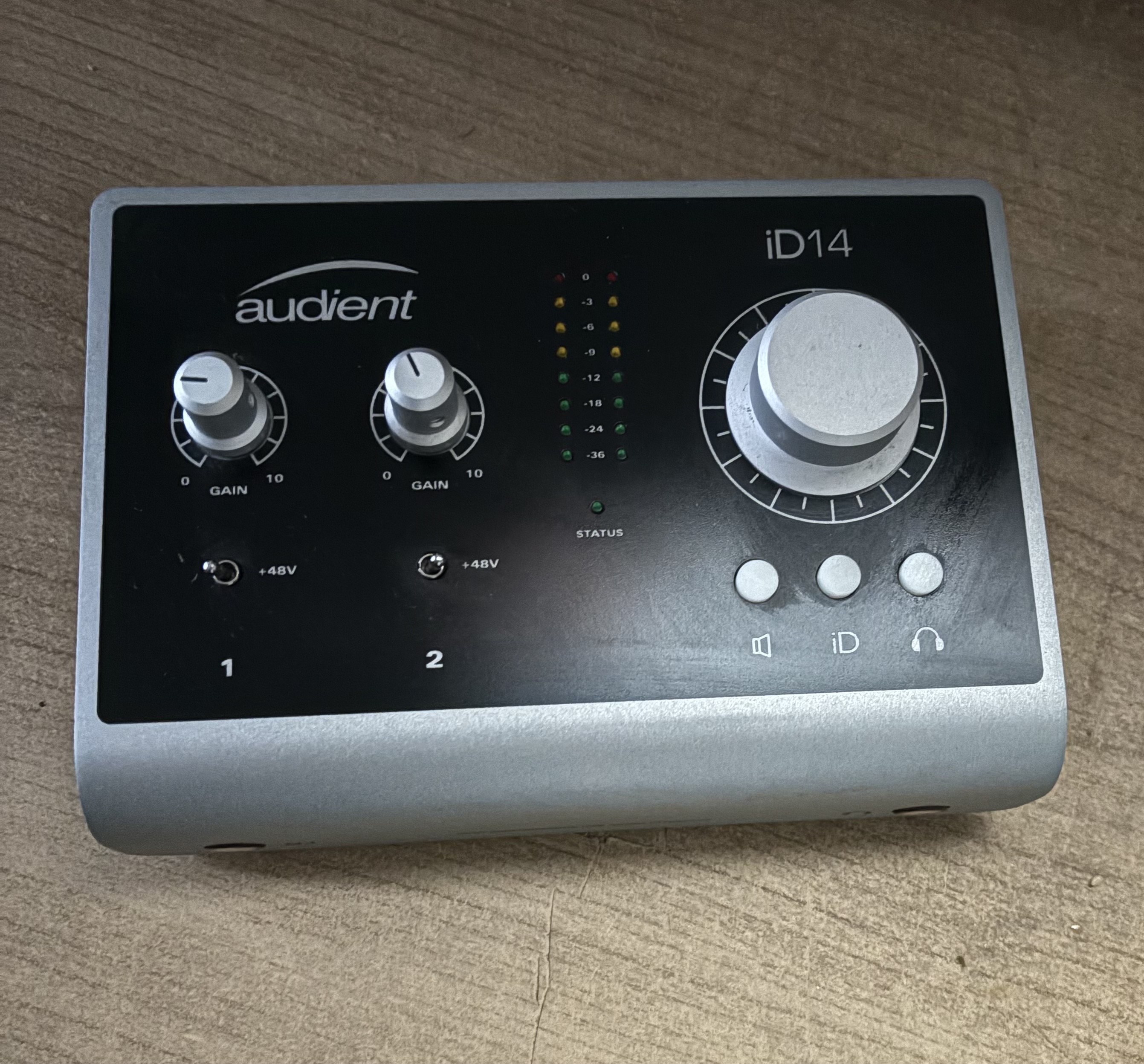 Audient ID 14 (1ere version) en très bon état