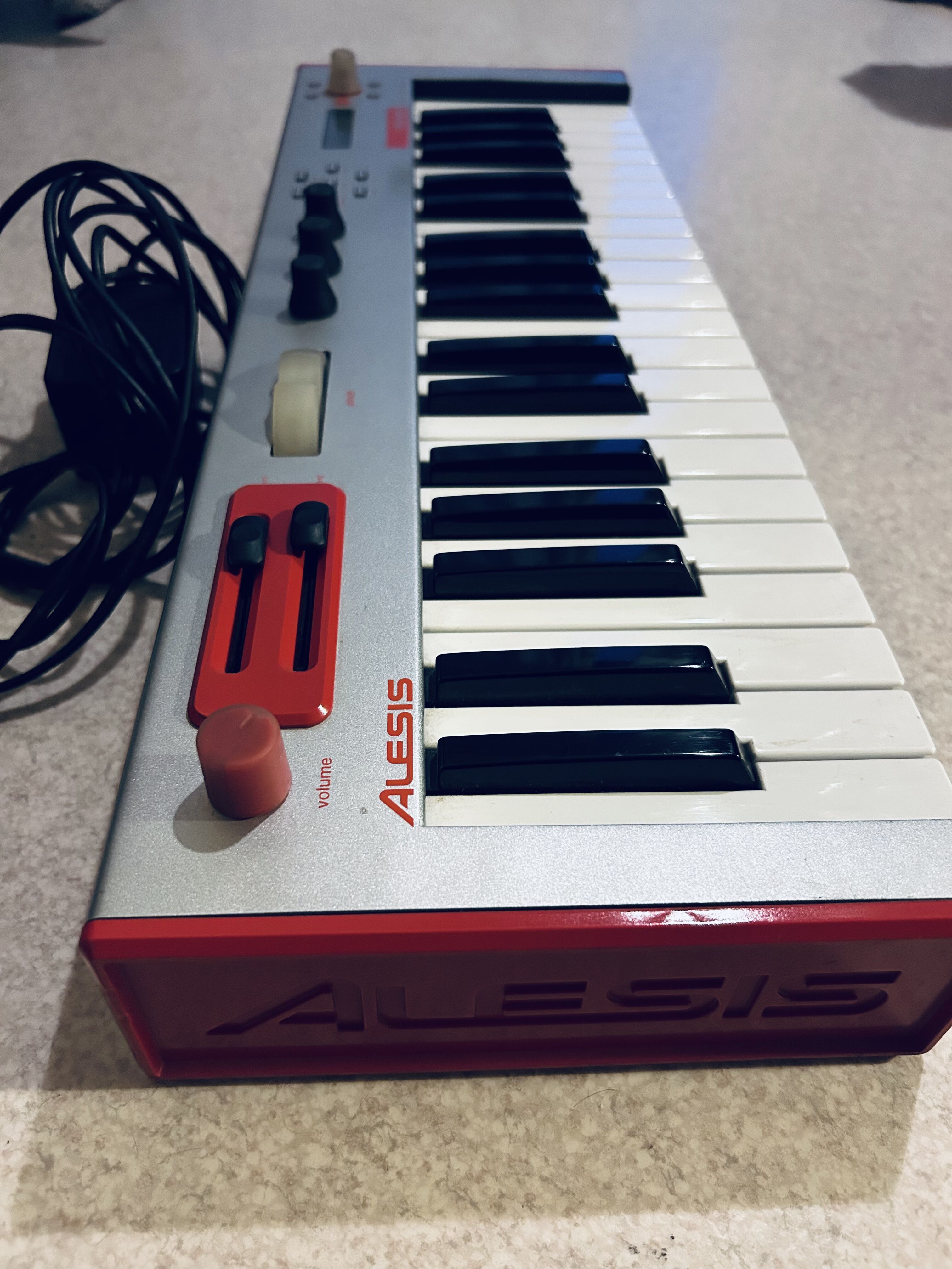 Vends Synthé Micron Alesis