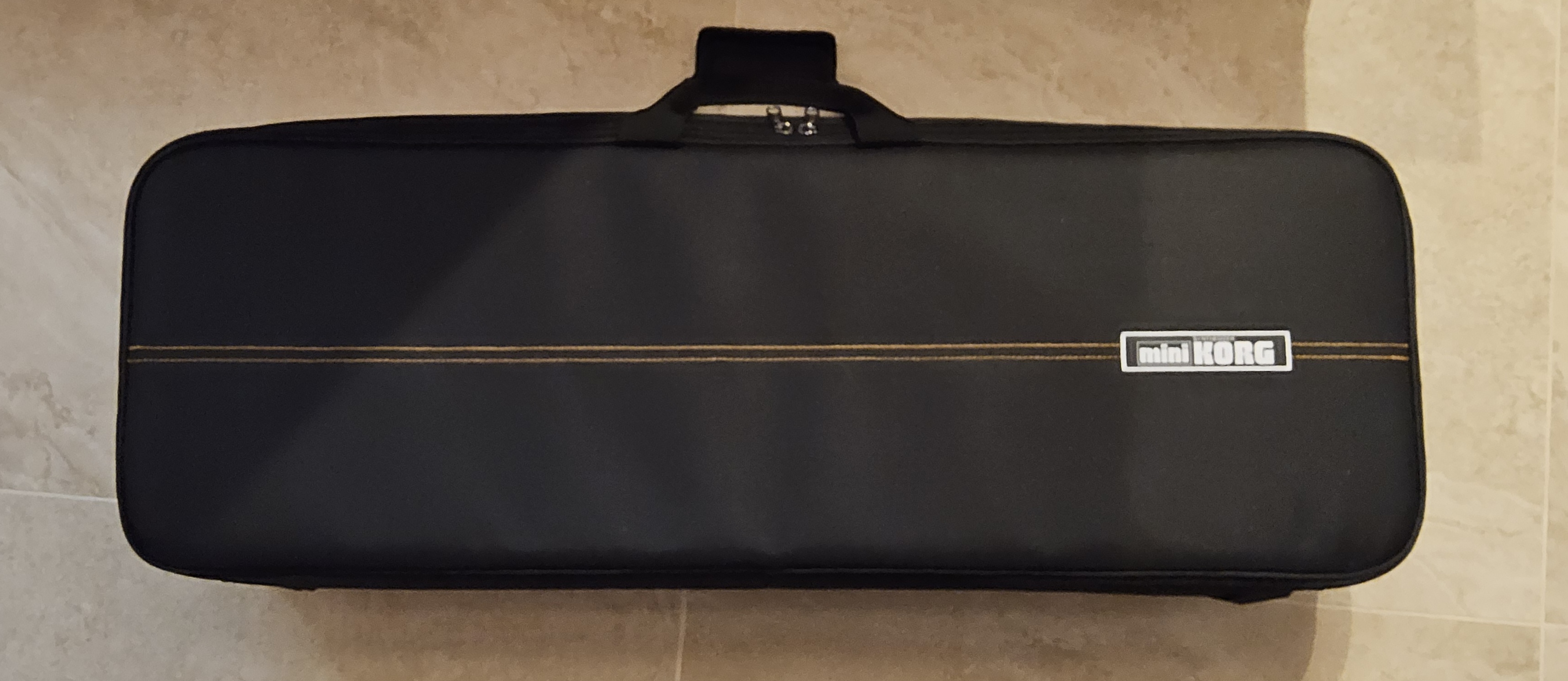 Vends Minikorg 700 SM KORG sous garantie 33 mois