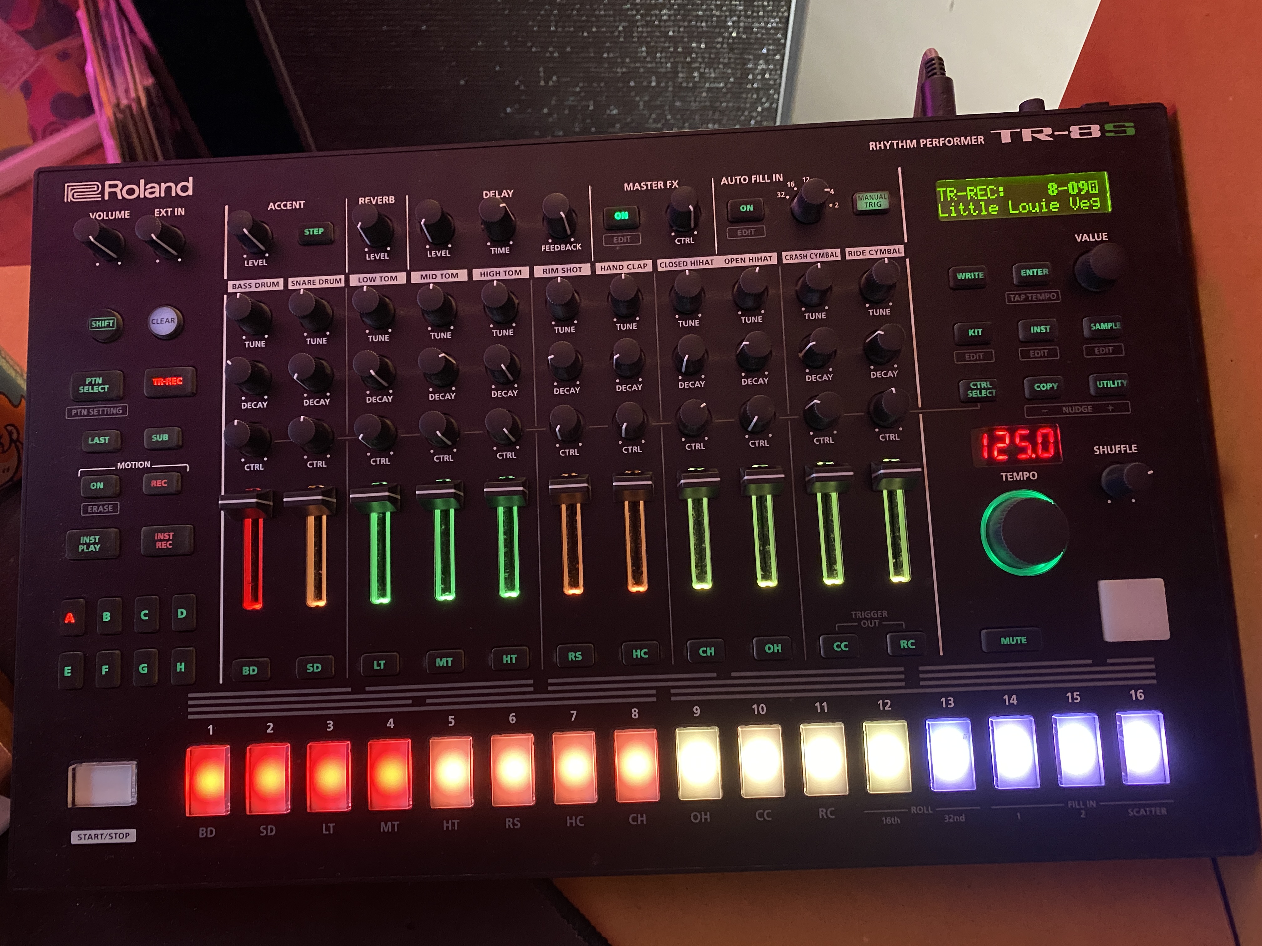 Roland TR-8S – État impeccable – Boîte + kits inclus