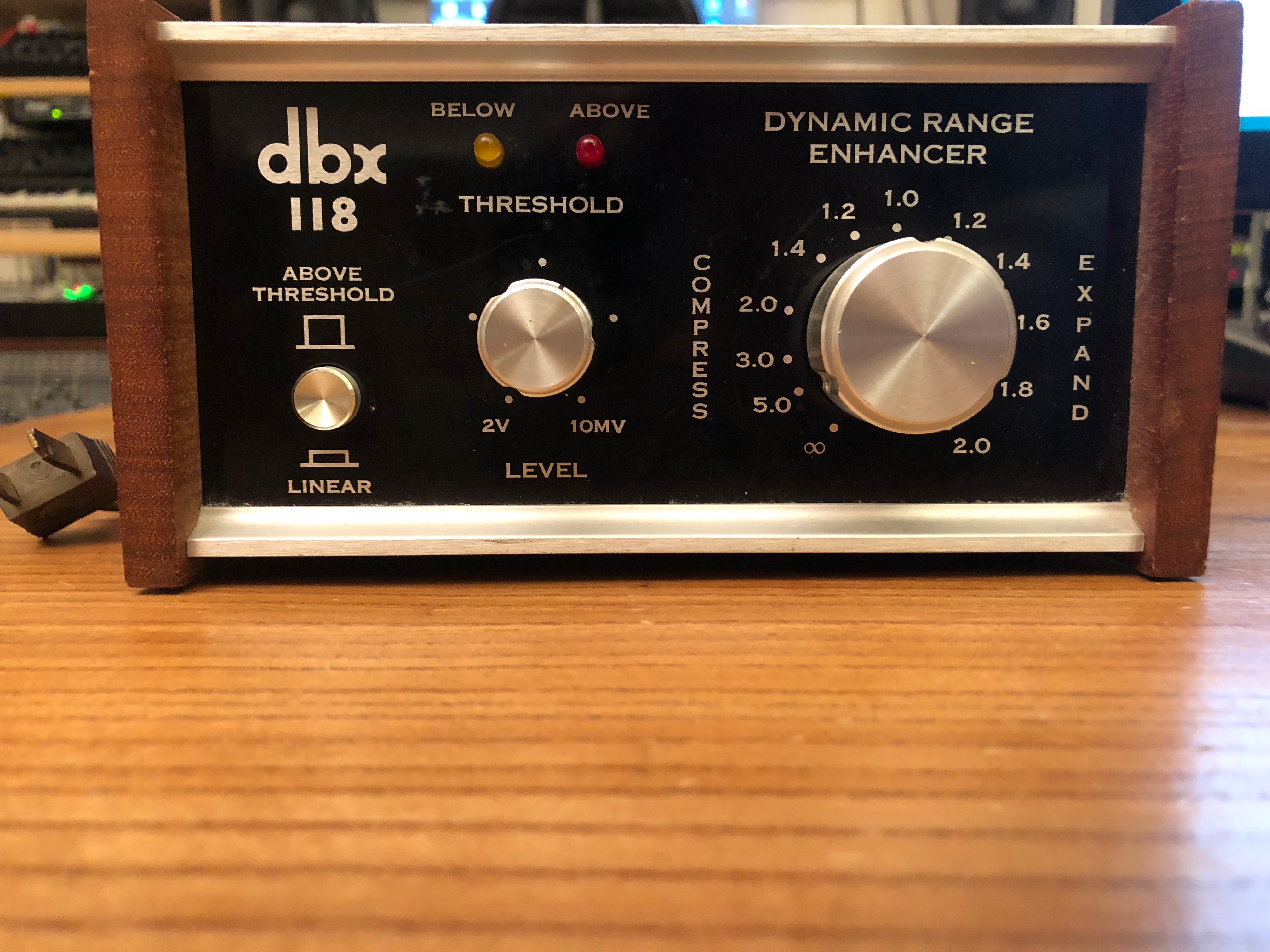 Réservé temporairement / dBx Model 118 - Vintage US 110V