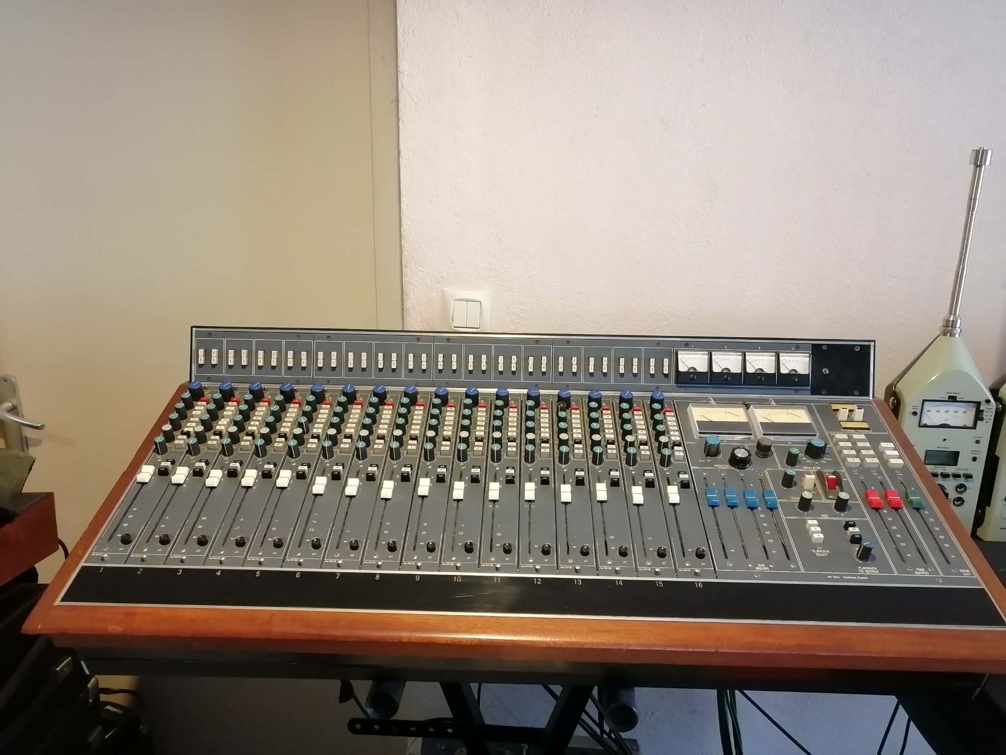 Neve 5465