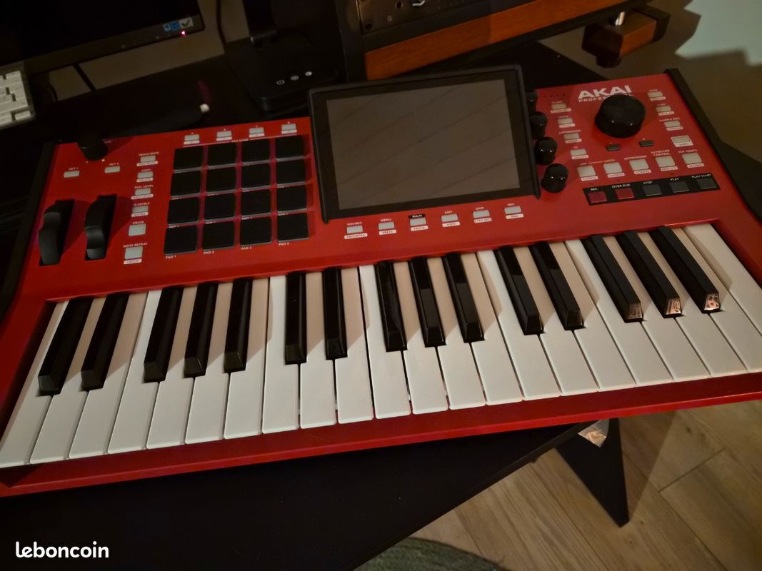 Akai MPC Key 37 Custom MpcStuff modèle unique