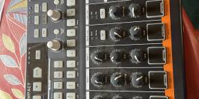 Arturia drumbrute impakt. Analog drum machine
